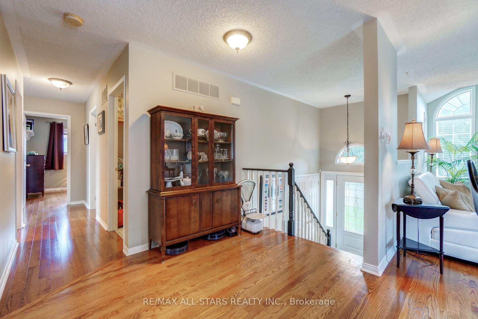 Photo 4 of 29 Fourth Avenue N, Uxbridge — HOMEH