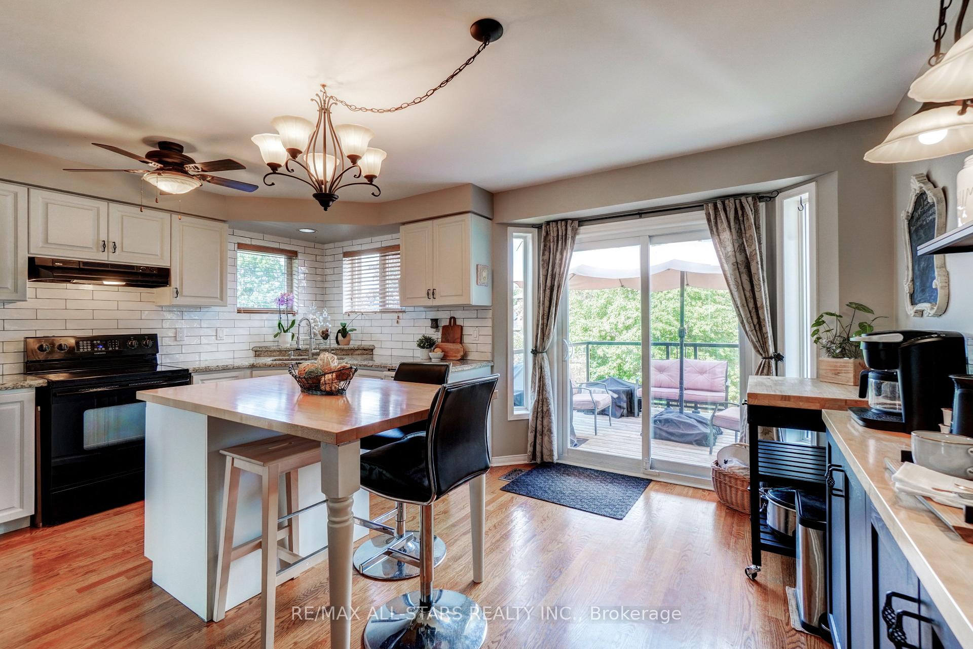 Photo 10 of 29 Fourth Avenue N, Uxbridge — HOMEH