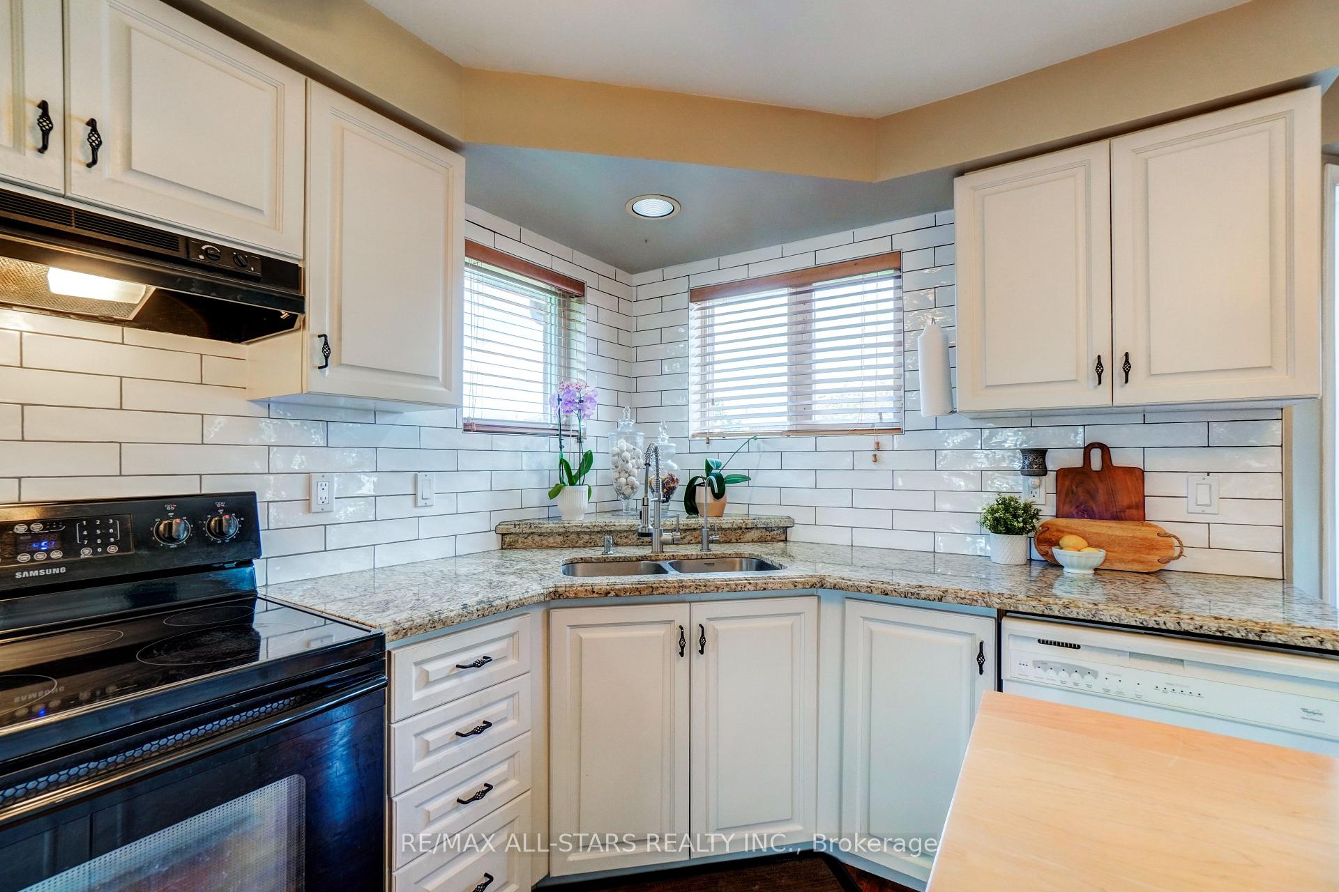 Photo 13 of 29 Fourth Avenue N, Uxbridge — HOMEH