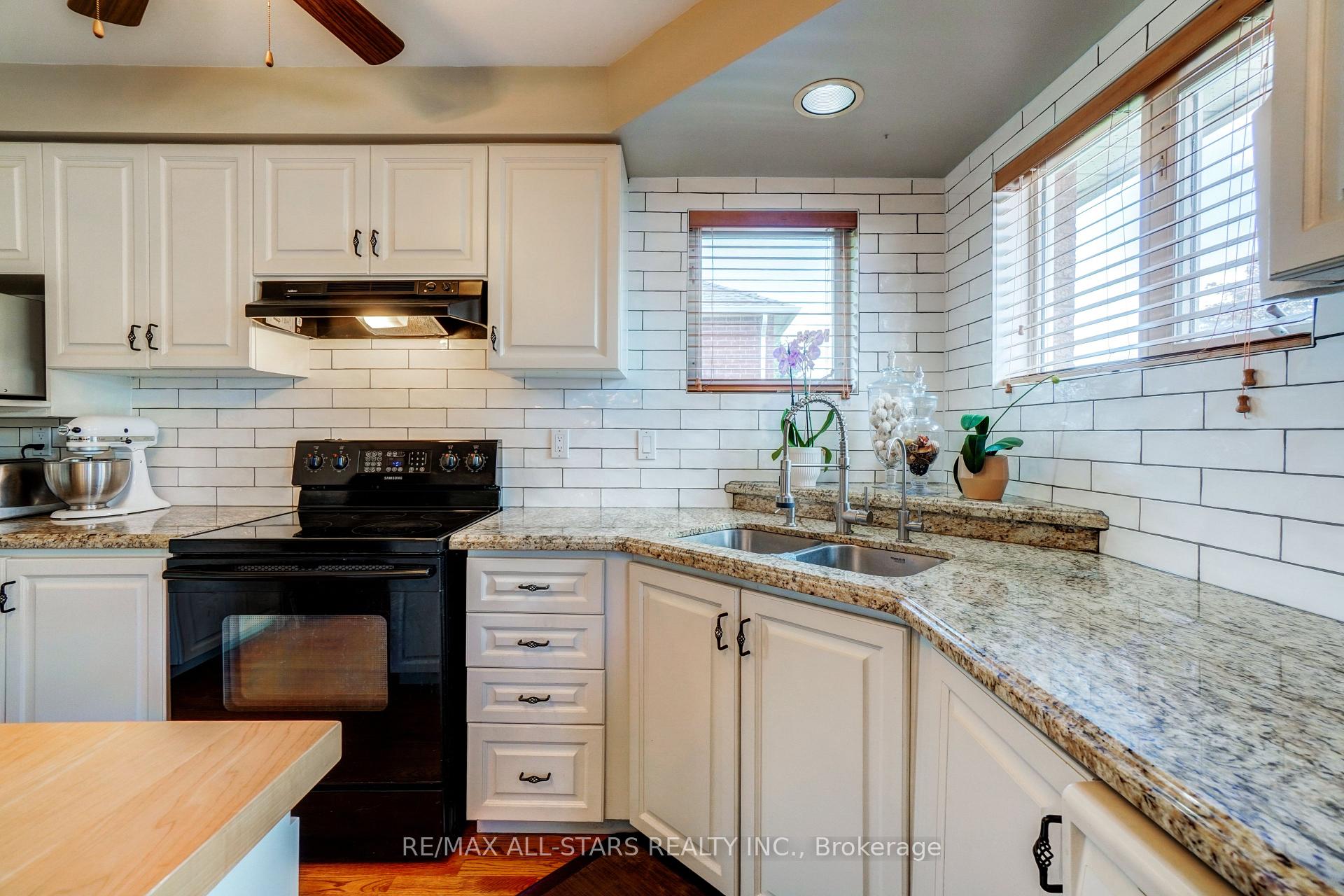 Photo 14 of 29 Fourth Avenue N, Uxbridge — HOMEH