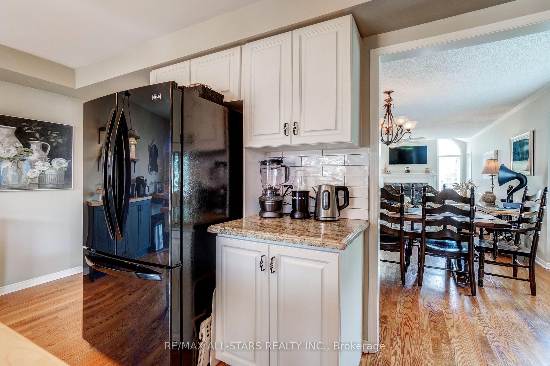 Photo 15 of 29 Fourth Avenue N, Uxbridge — HOMEH