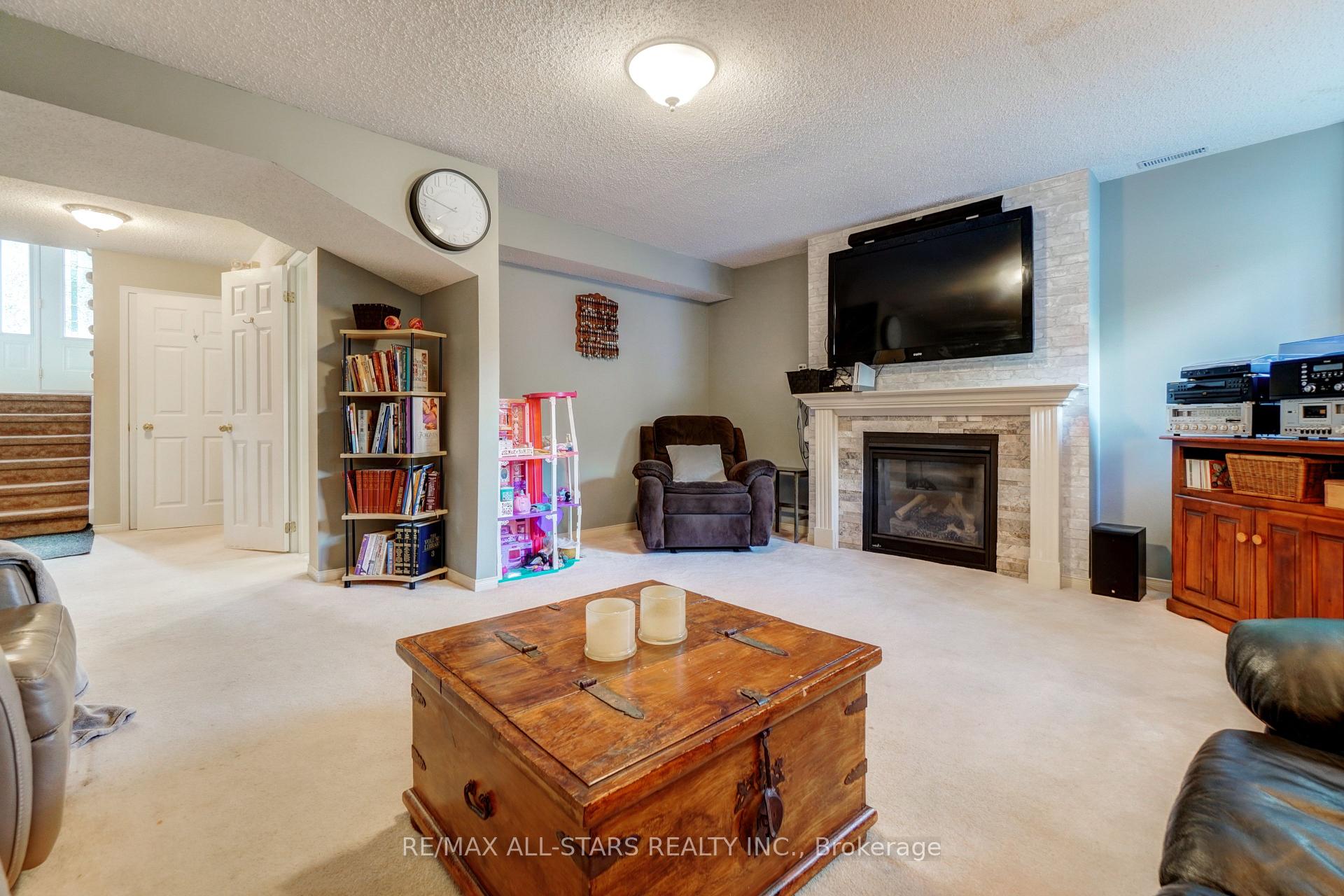 Photo 28 of 29 Fourth Avenue N, Uxbridge — HOMEH