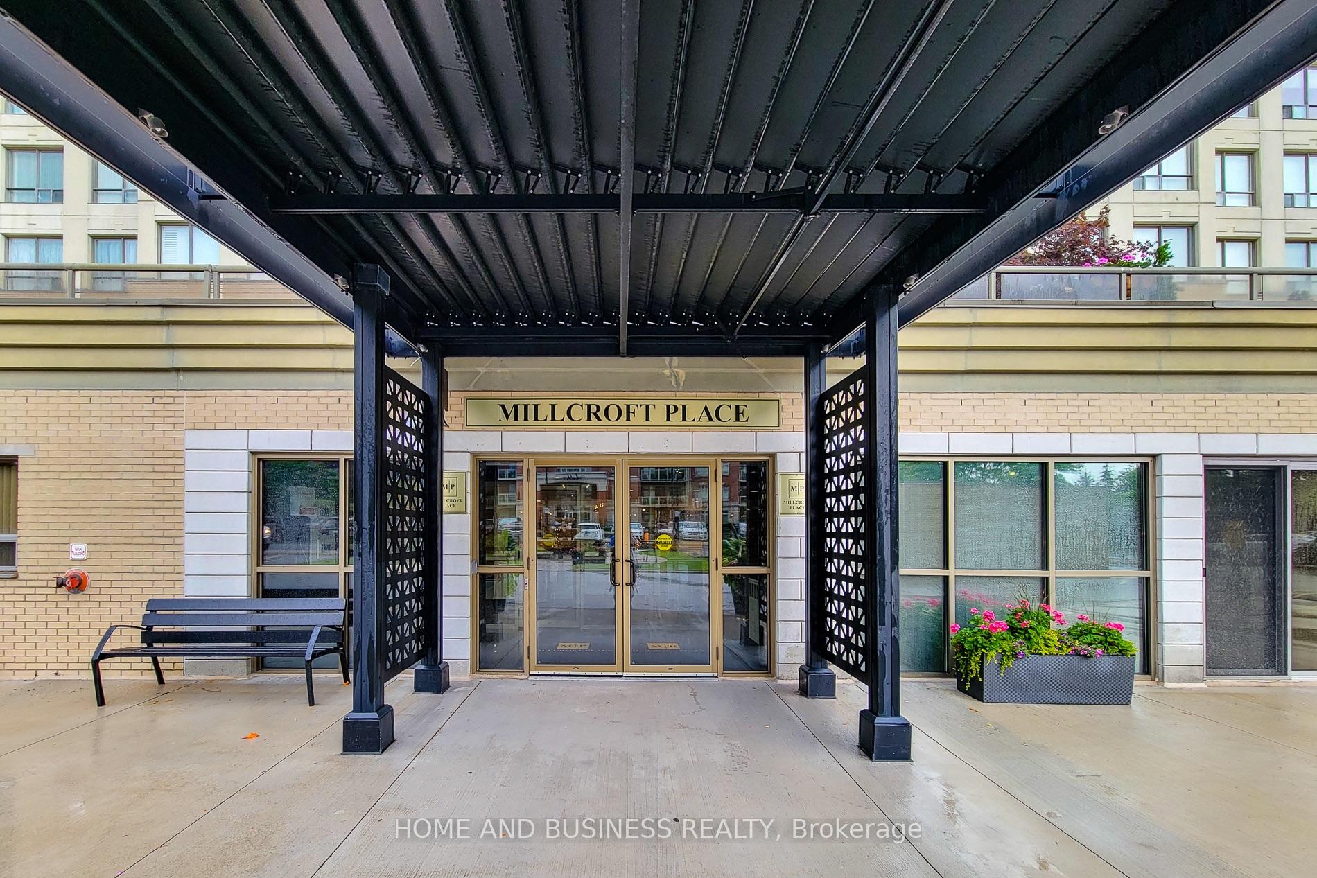 Photo 2 of Unit 804, 1998 Ironstone Drive, Burlington, Uptown — HOMEH