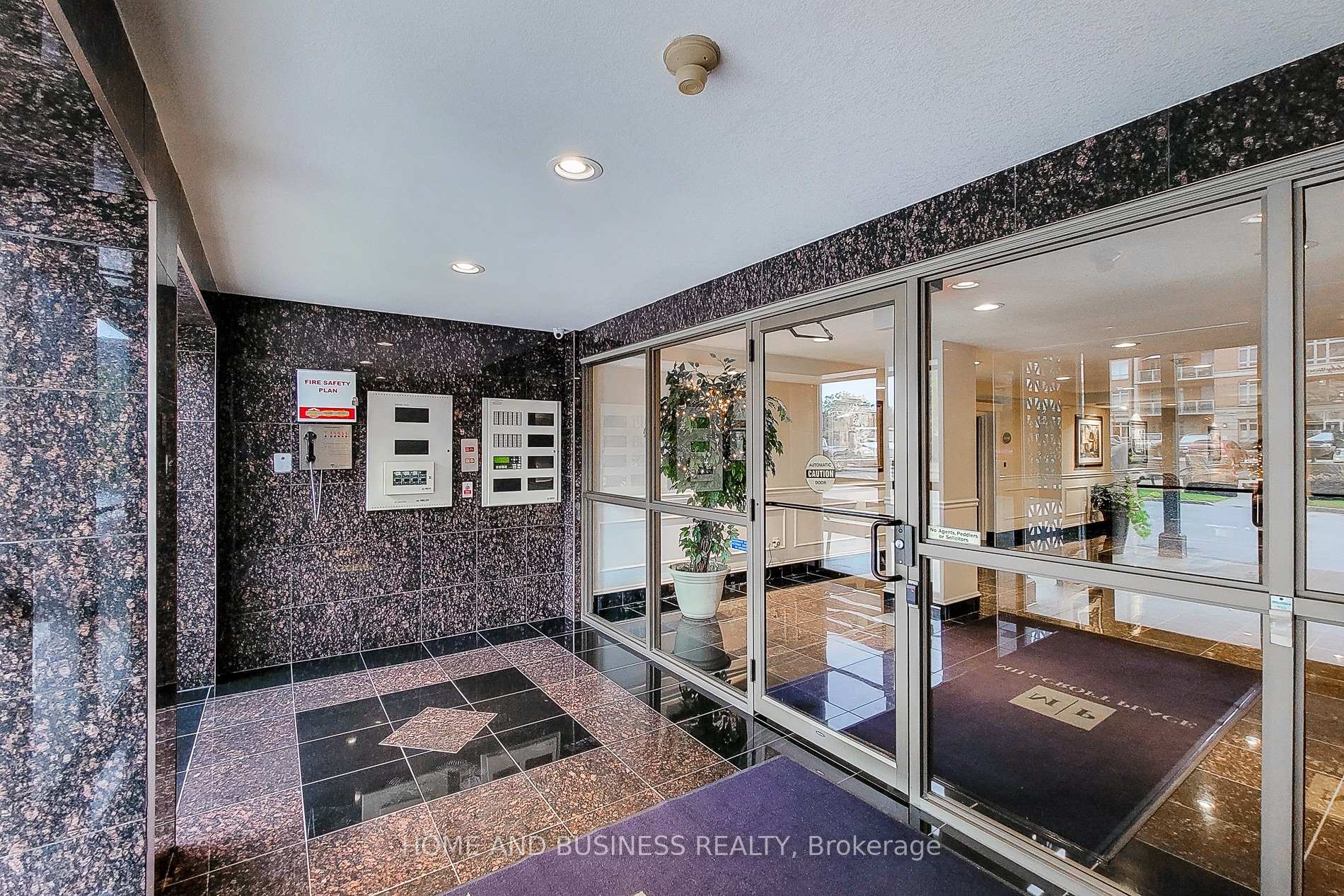 Photo 3 of Unit 804, 1998 Ironstone Drive, Burlington, Uptown — HOMEH