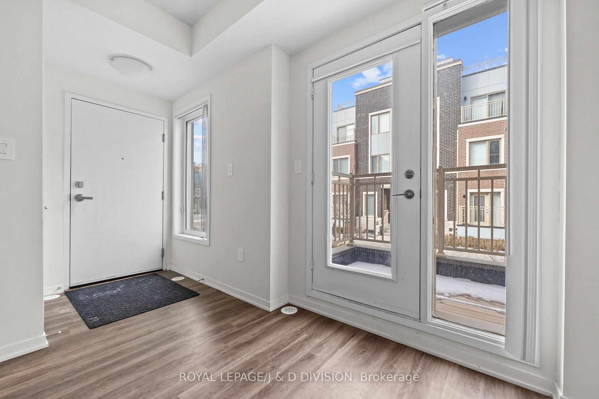 Photo 3 of Unit 57, 31 Honeycrisp Crescent, Vaughan, Vaughan Corporate Centre — HOMEH