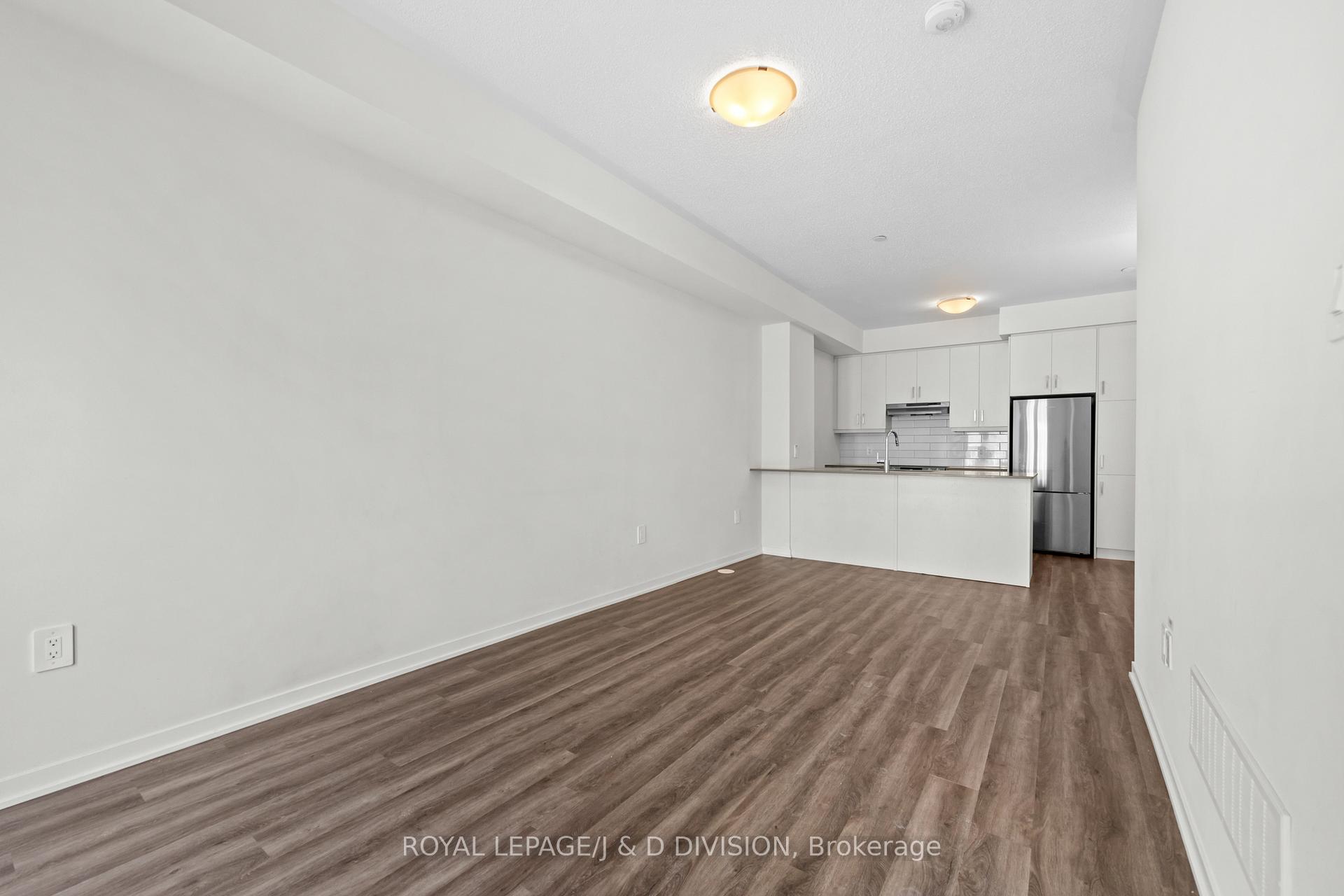 Photo 6 of Unit 57, 31 Honeycrisp Crescent, Vaughan, Vaughan Corporate Centre — HOMEH