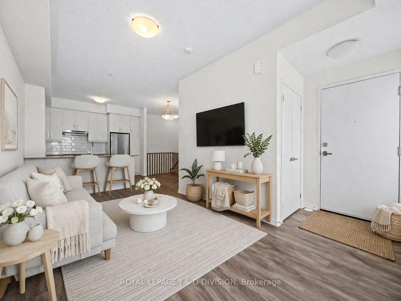 Photo 8 of Unit 57, 31 Honeycrisp Crescent, Vaughan, Vaughan Corporate Centre — HOMEH