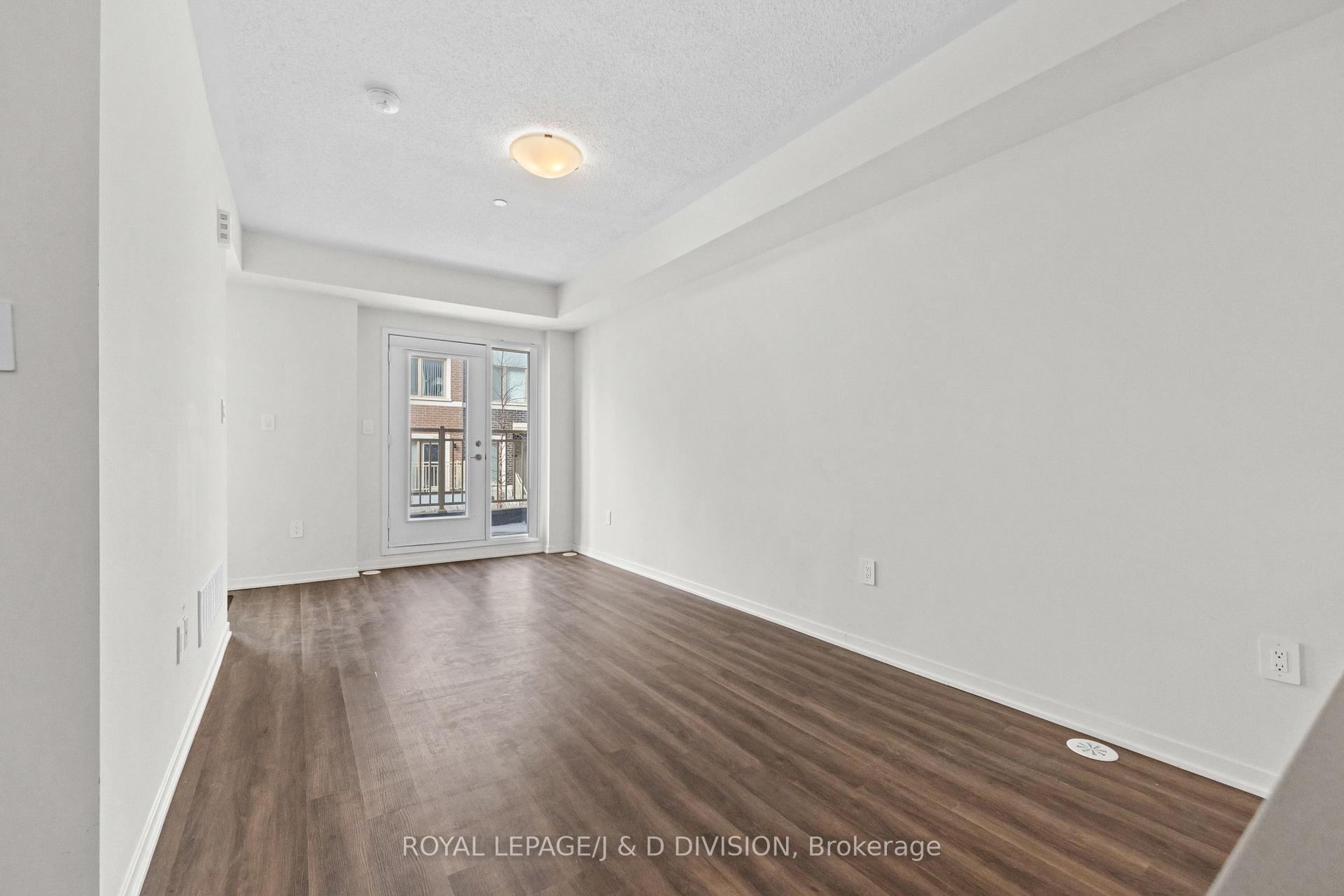 Photo 10 of Unit 57, 31 Honeycrisp Crescent, Vaughan, Vaughan Corporate Centre — HOMEH