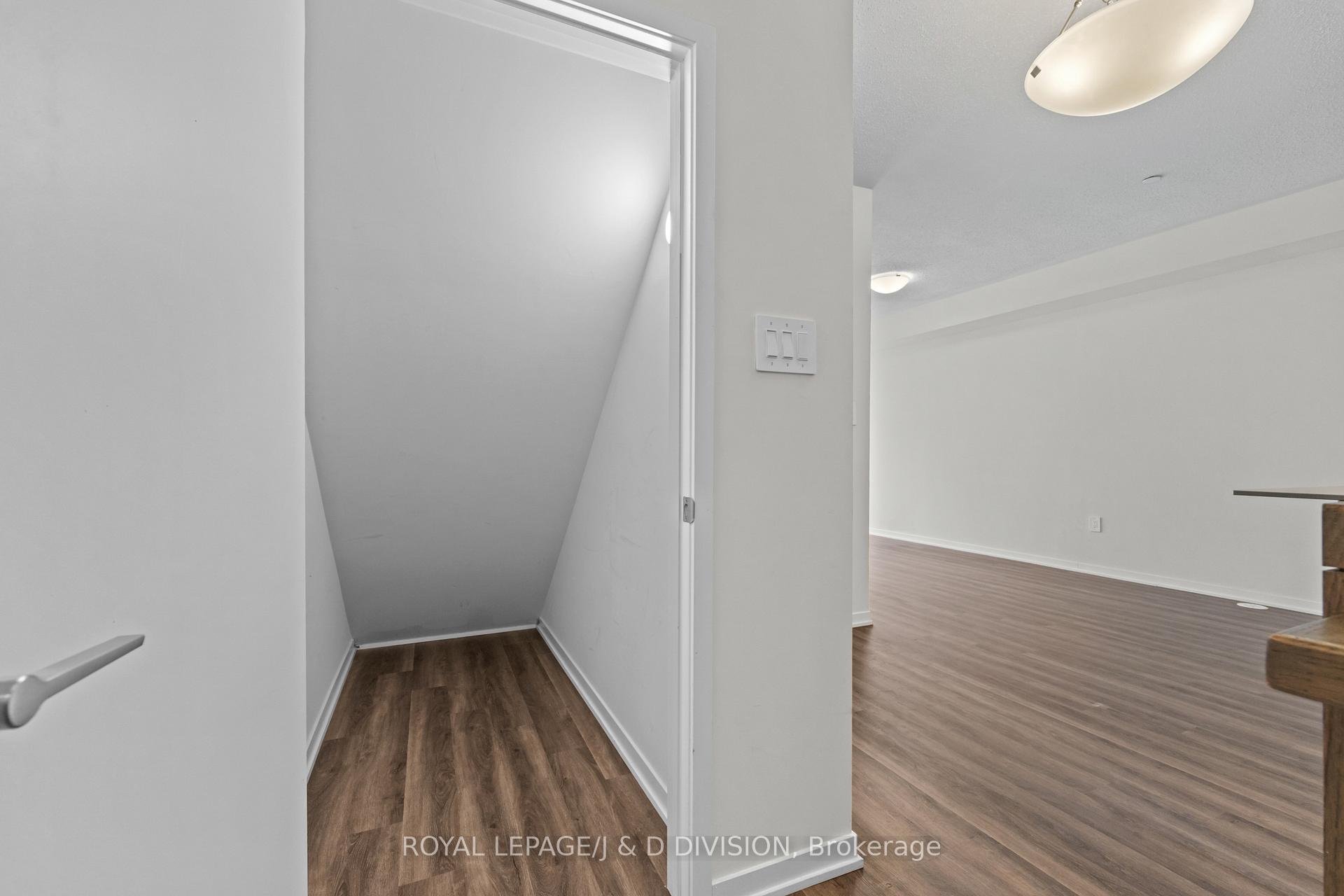 Photo 21 of Unit 57, 31 Honeycrisp Crescent, Vaughan, Vaughan Corporate Centre — HOMEH