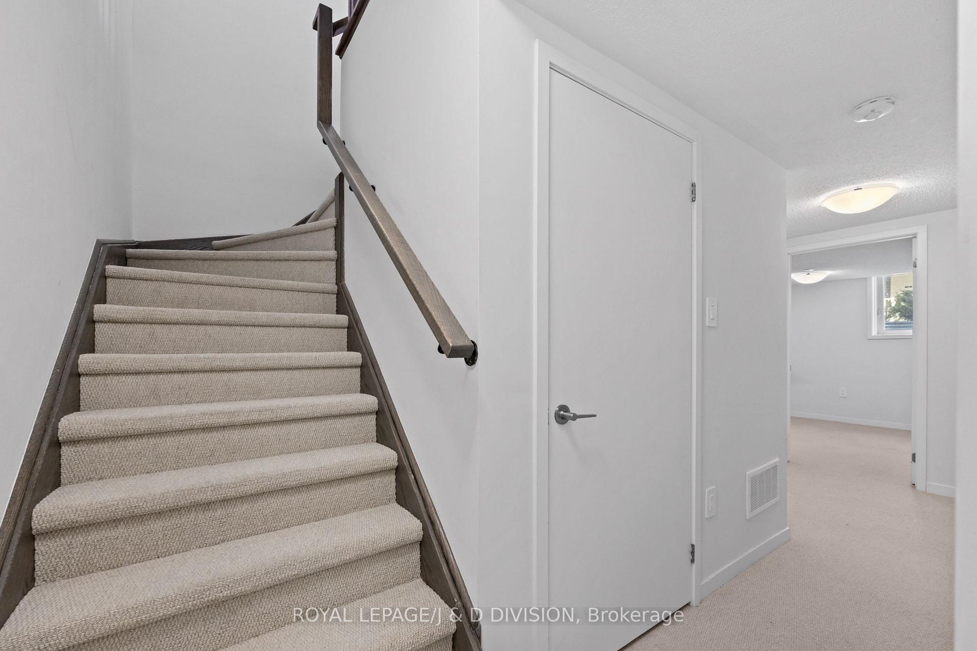 Photo 23 of Unit 57, 31 Honeycrisp Crescent, Vaughan, Vaughan Corporate Centre — HOMEH