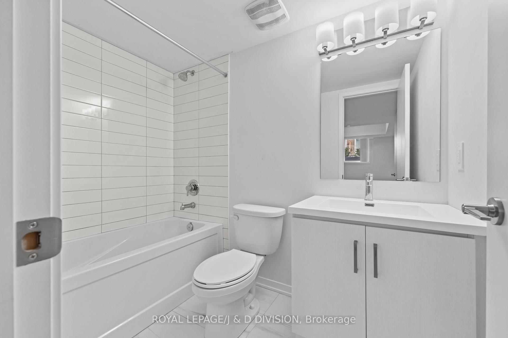 Photo 30 of Unit 57, 31 Honeycrisp Crescent, Vaughan, Vaughan Corporate Centre — HOMEH