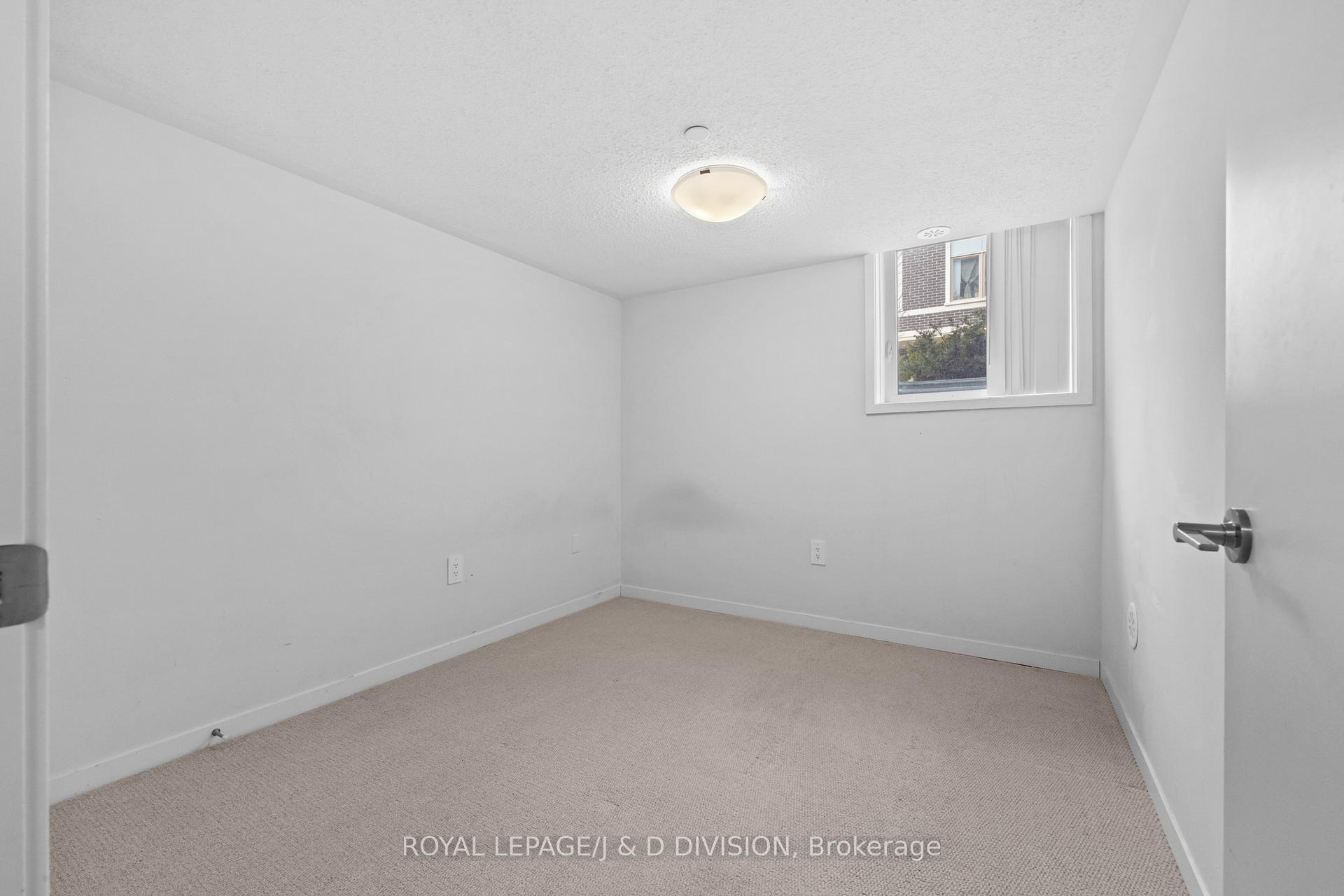 Photo 32 of Unit 57, 31 Honeycrisp Crescent, Vaughan, Vaughan Corporate Centre — HOMEH