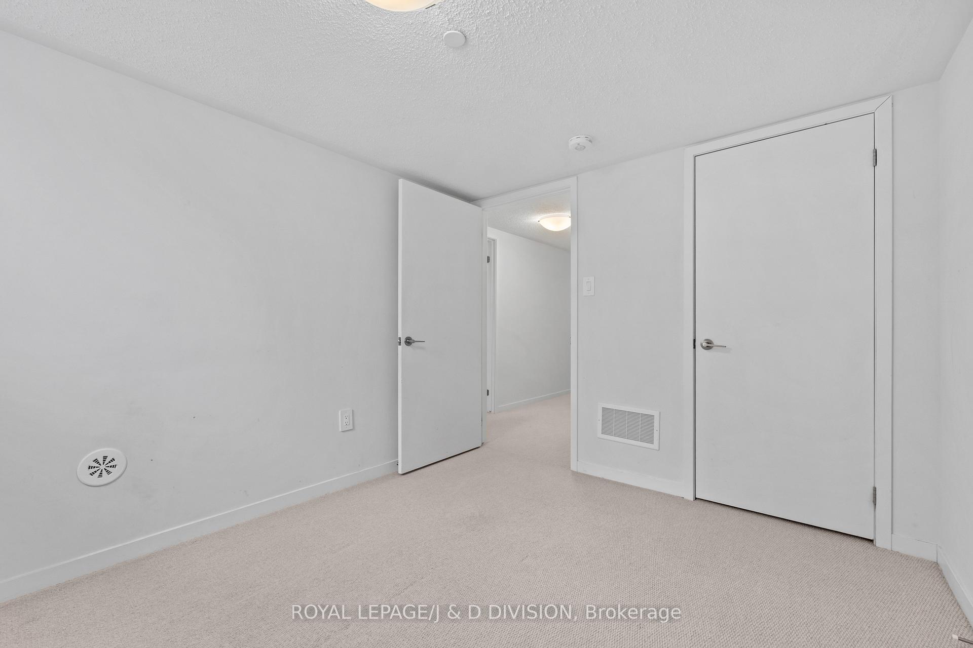 Photo 34 of Unit 57, 31 Honeycrisp Crescent, Vaughan, Vaughan Corporate Centre — HOMEH