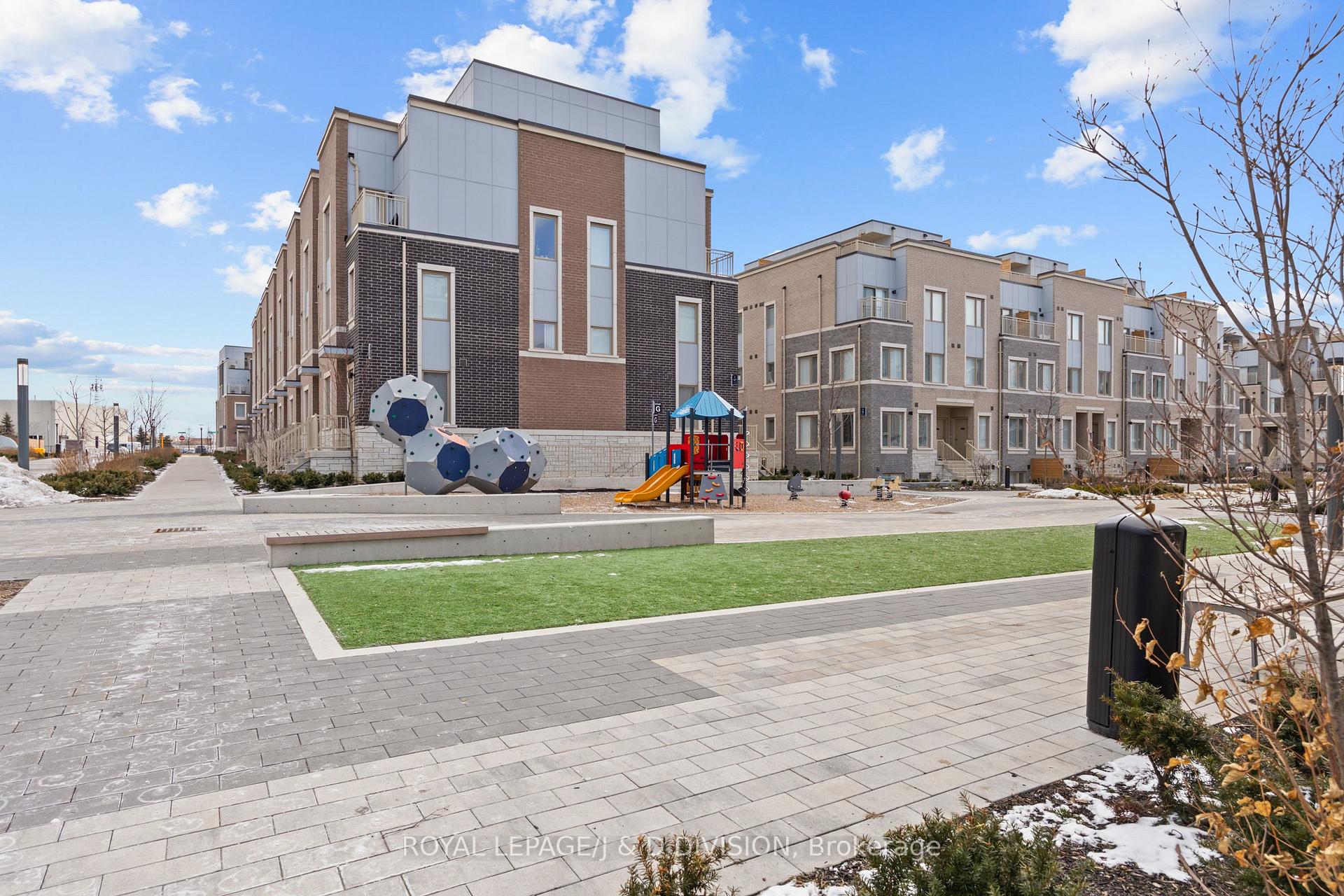 Photo 38 of Unit 57, 31 Honeycrisp Crescent, Vaughan, Vaughan Corporate Centre — HOMEH