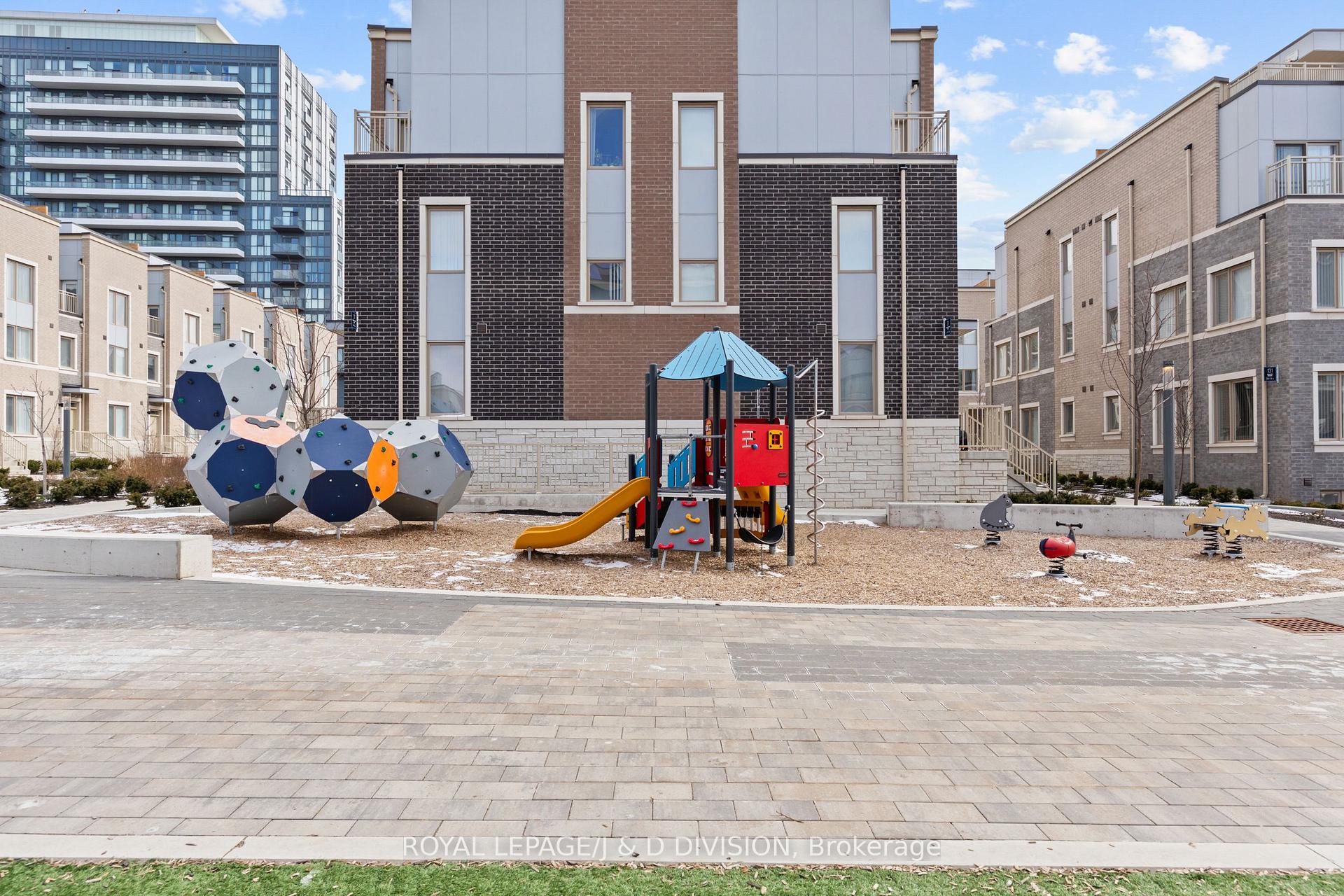 Photo 39 of Unit 57, 31 Honeycrisp Crescent, Vaughan, Vaughan Corporate Centre — HOMEH