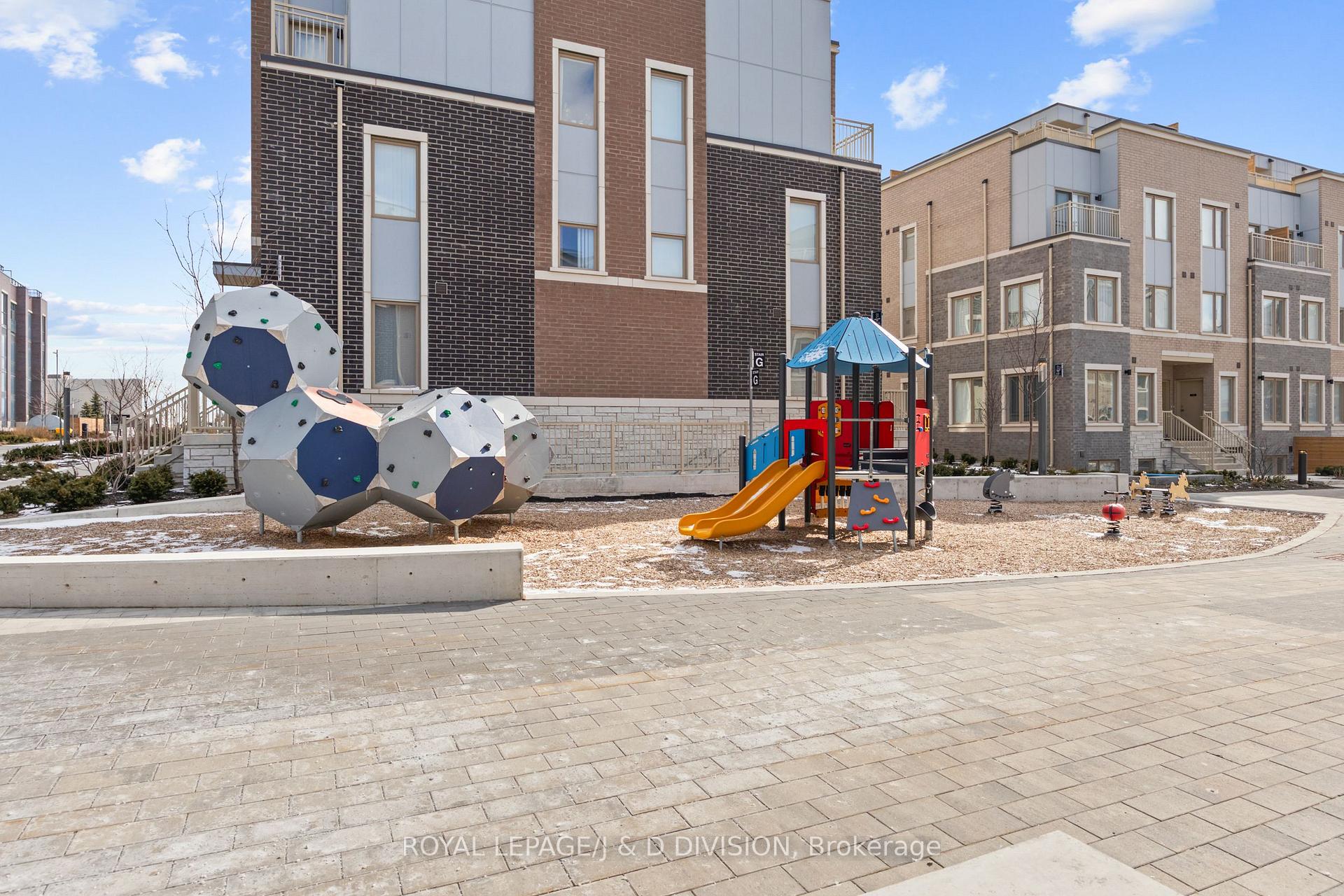 Photo 40 of Unit 57, 31 Honeycrisp Crescent, Vaughan, Vaughan Corporate Centre — HOMEH