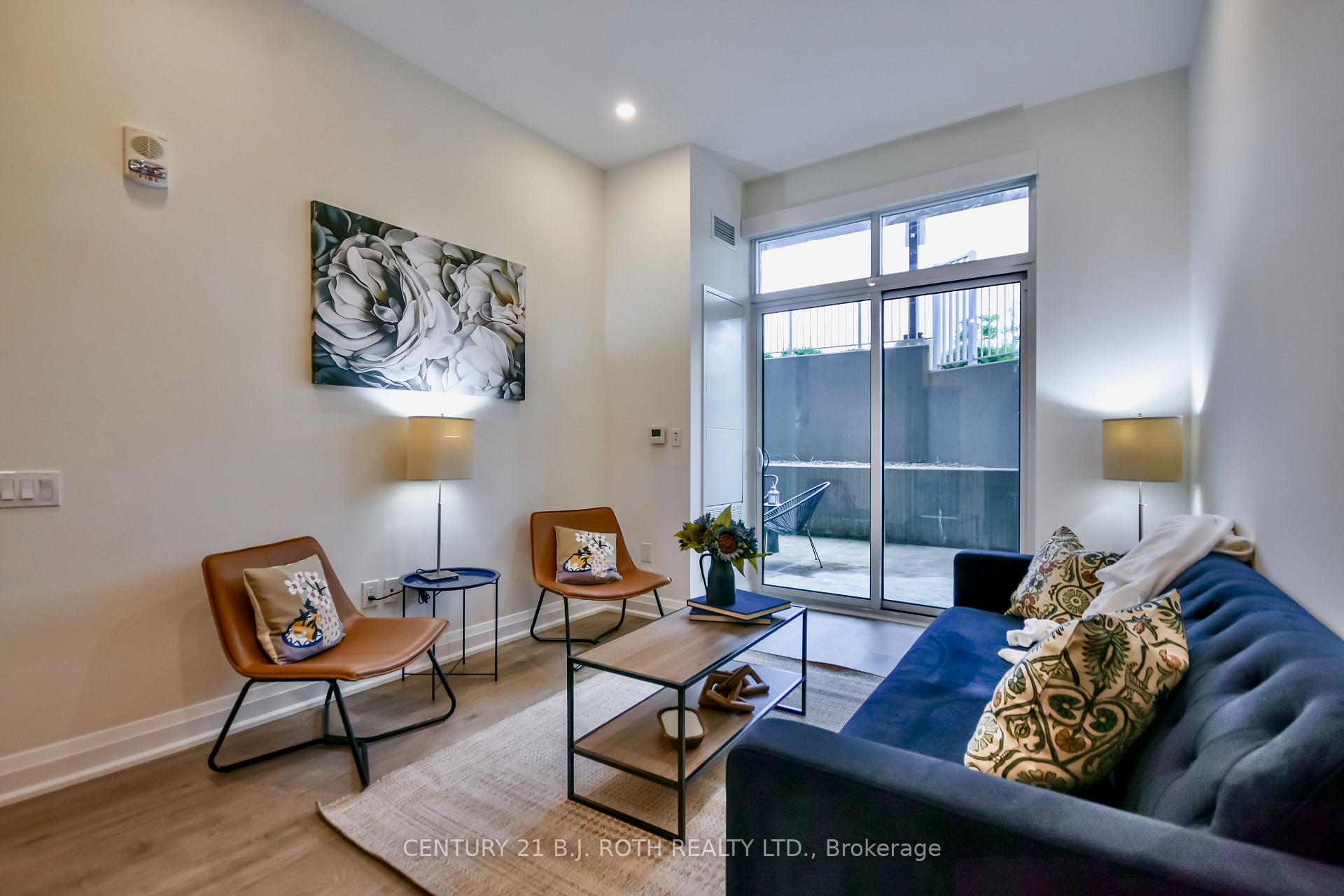 Photo 3 of Unit 211, 58 Lakeside Terrace, Barrie, Little Lake — HOMEH