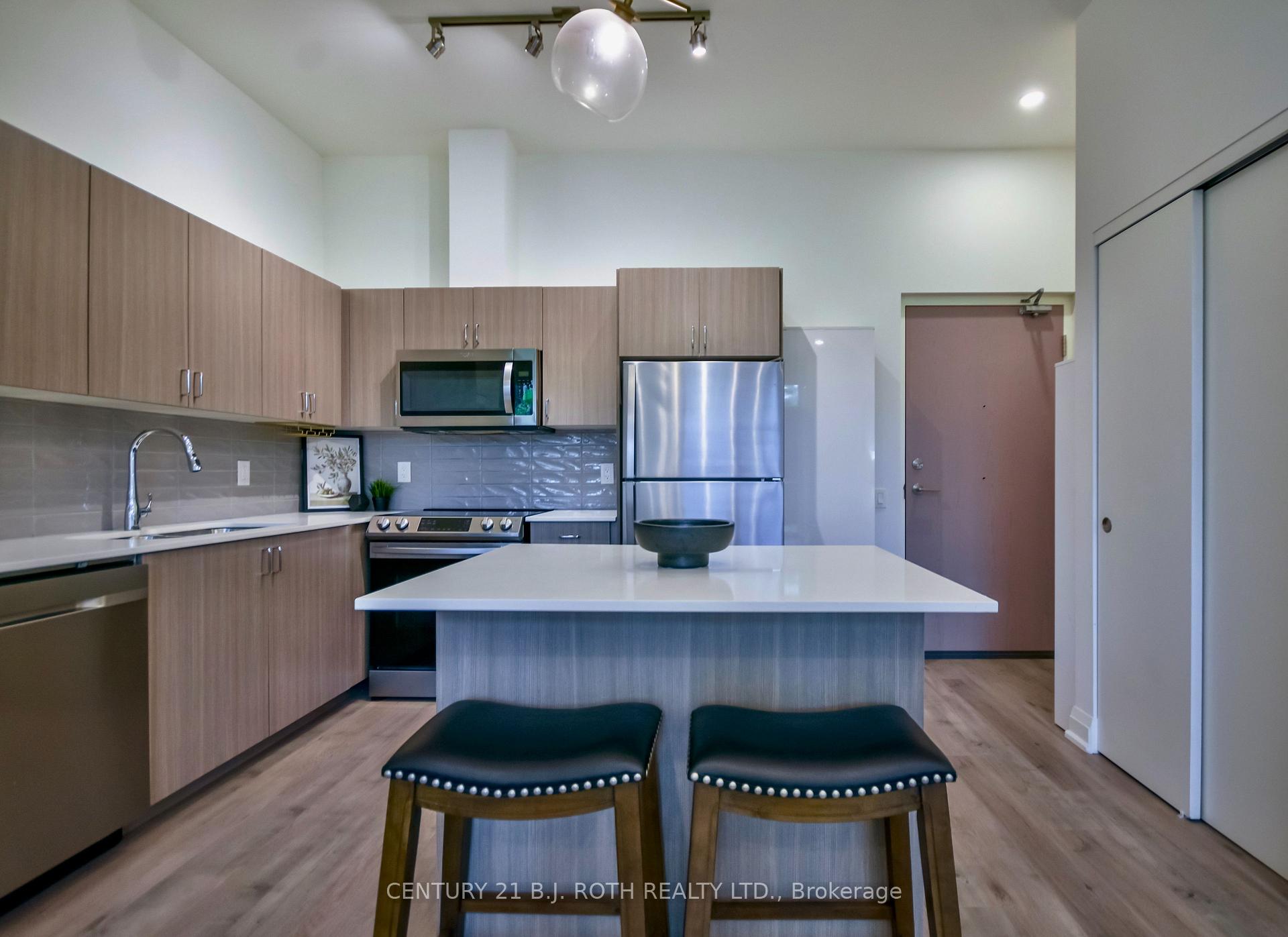 Photo 11 of Unit 211, 58 Lakeside Terrace, Barrie, Little Lake — HOMEH