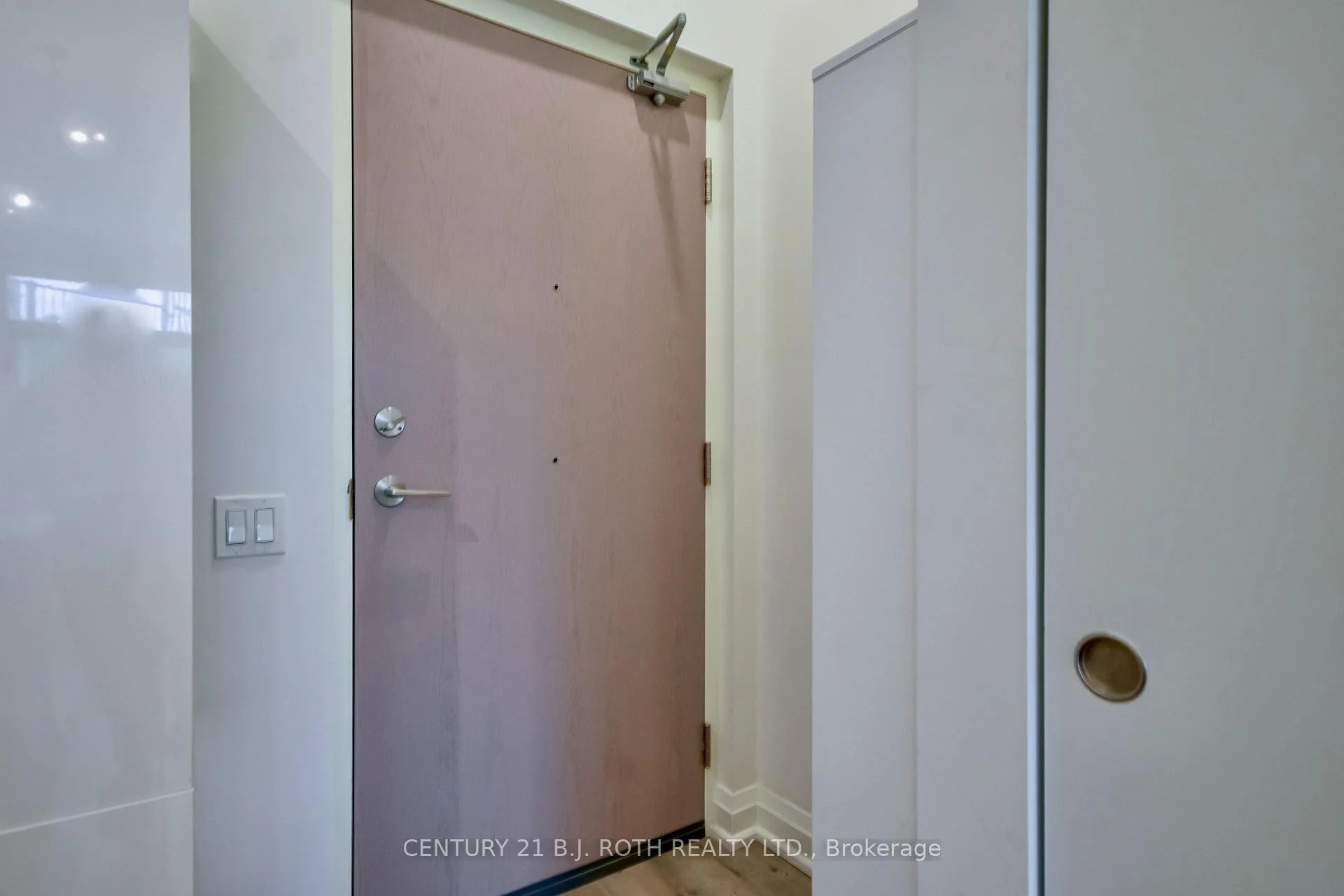 Photo 30 of Unit 211, 58 Lakeside Terrace, Barrie, Little Lake — HOMEH