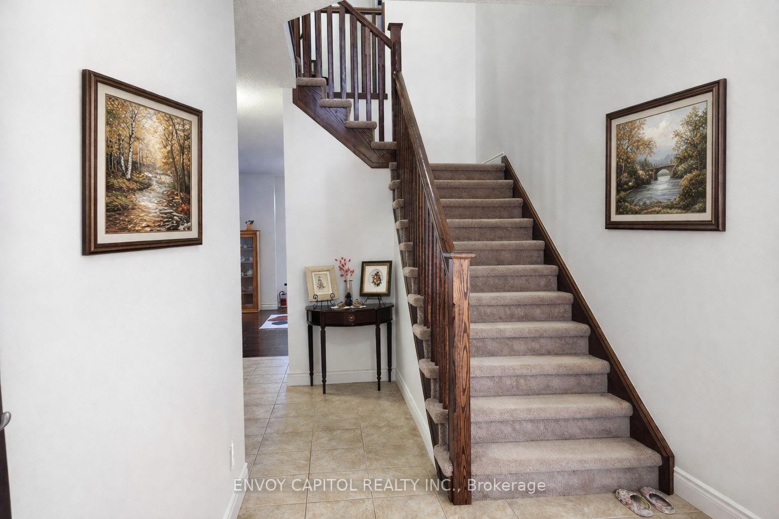 Photo 2 of 402 Palamino Place, Waterloo, Lexington — HOMEH