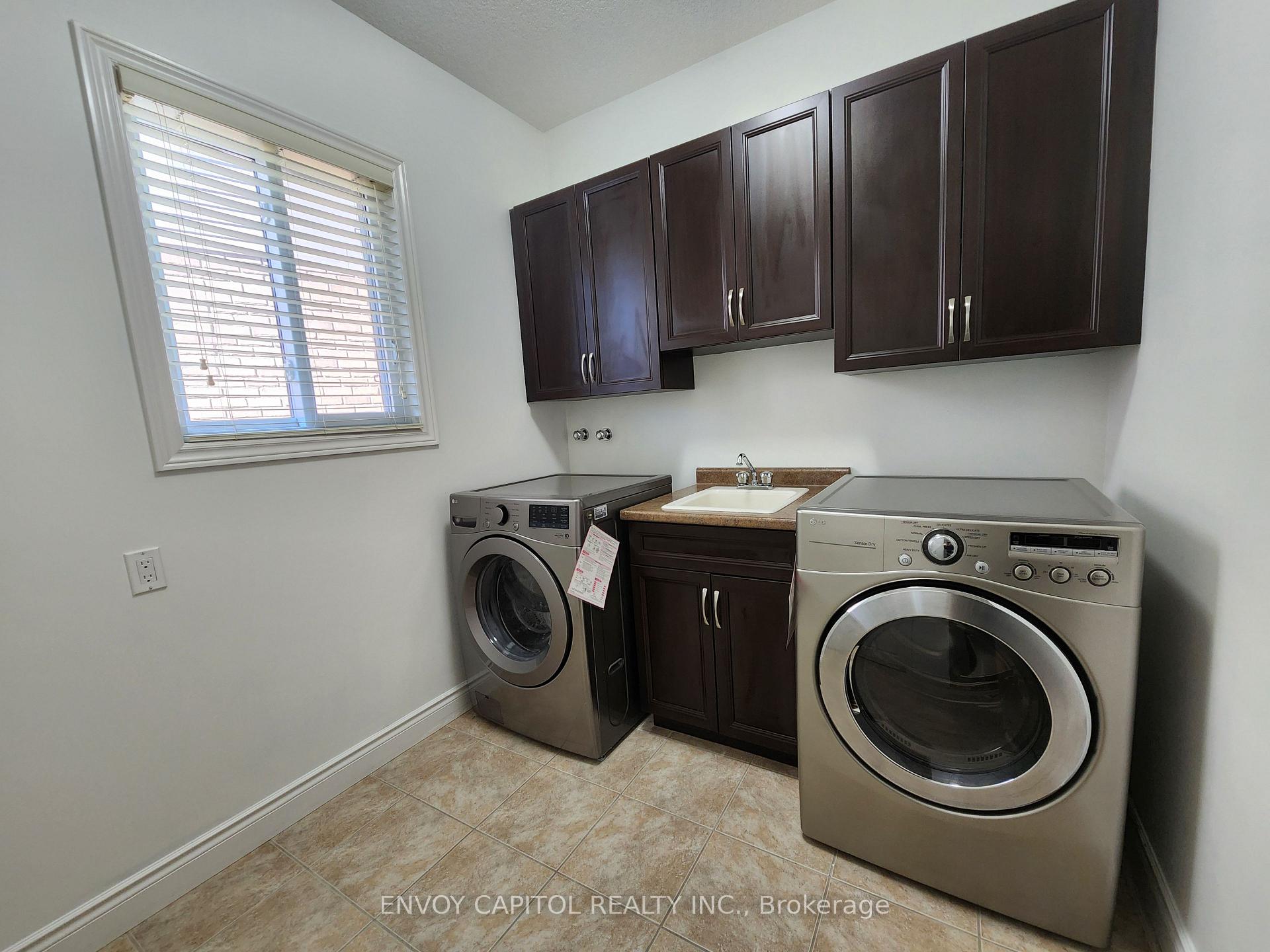 Photo 9 of 402 Palamino Place, Waterloo, Lexington — HOMEH