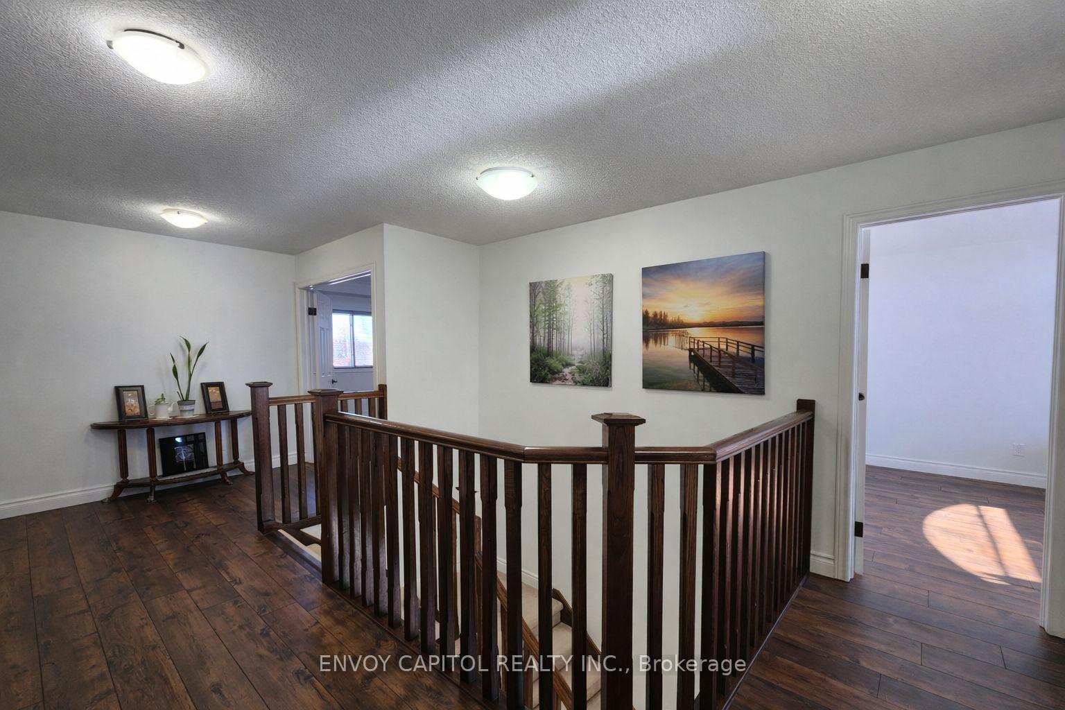 Photo 10 of 402 Palamino Place, Waterloo, Lexington — HOMEH