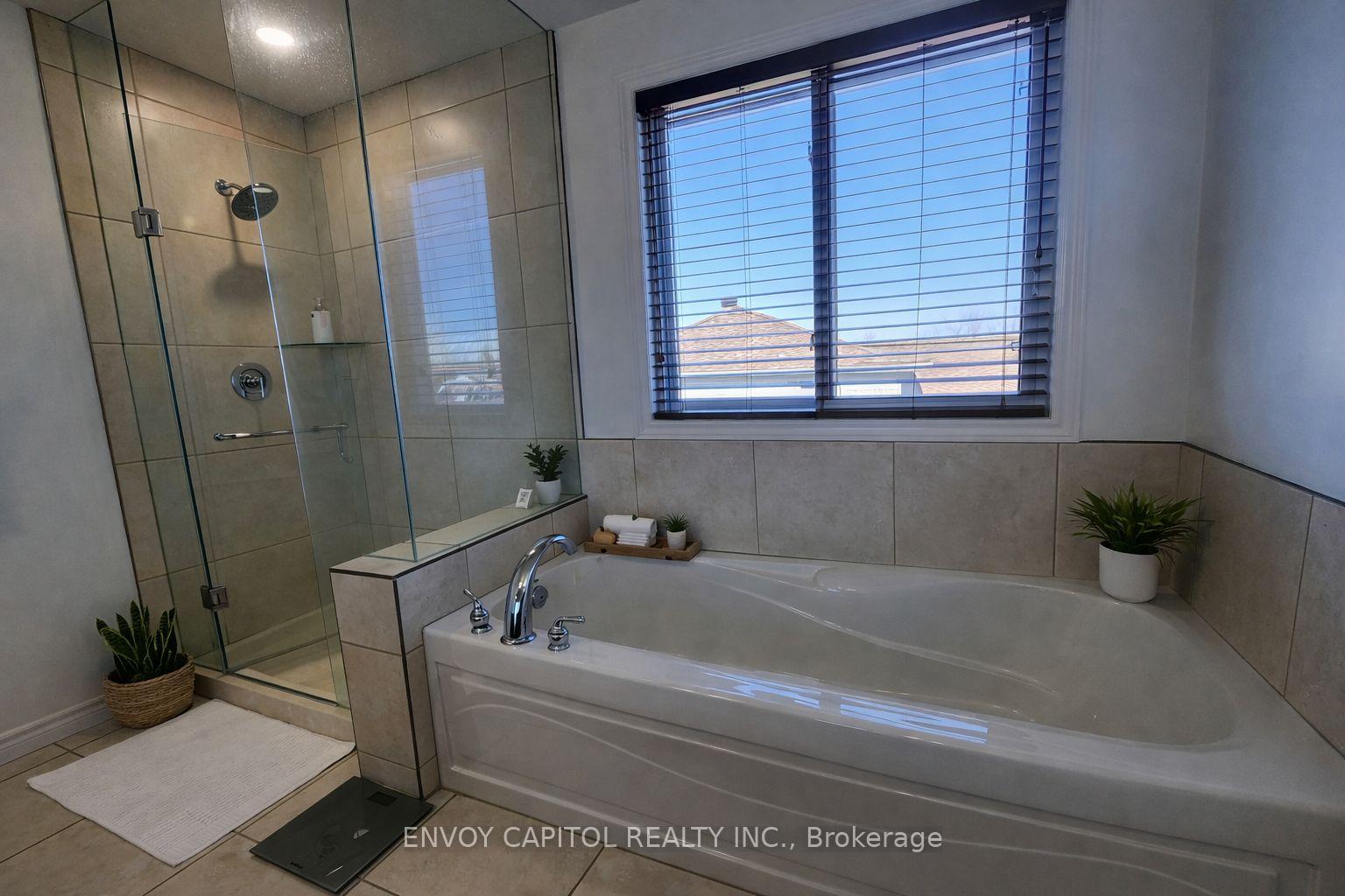Photo 12 of 402 Palamino Place, Waterloo, Lexington — HOMEH