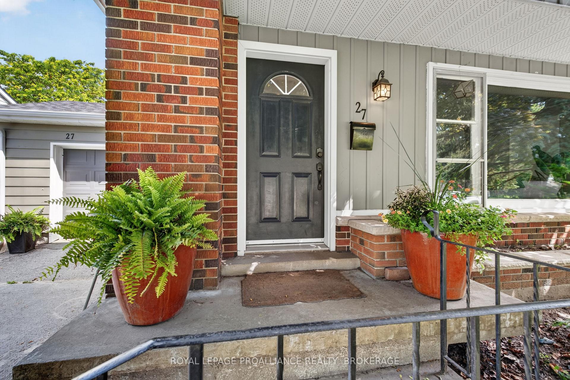 Photo 3 of 27 Elizabeth Avenue, Kingston, West of Sir John A. Blvd — HOMEH