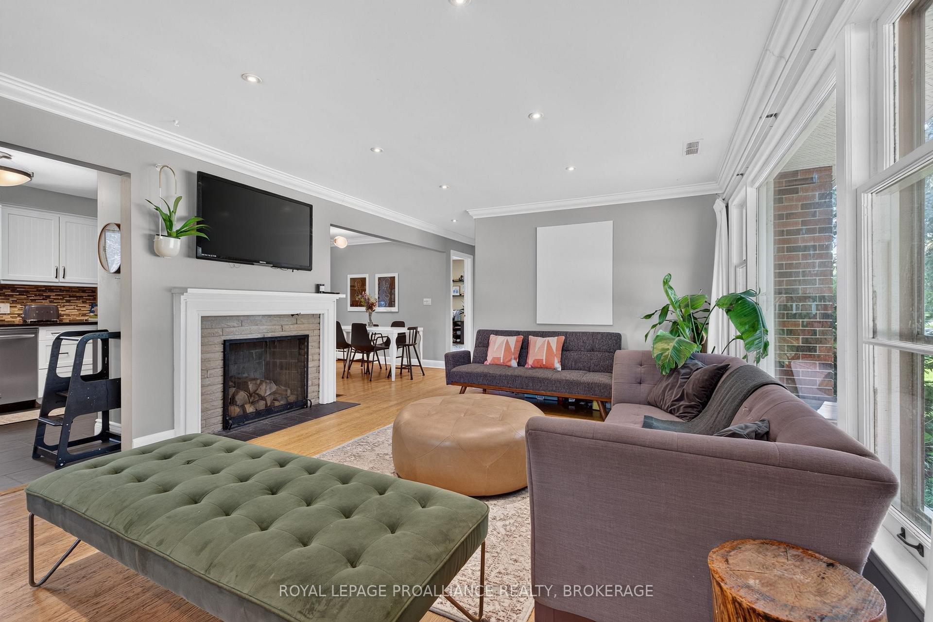 Photo 4 of 27 Elizabeth Avenue, Kingston, West of Sir John A. Blvd — HOMEH