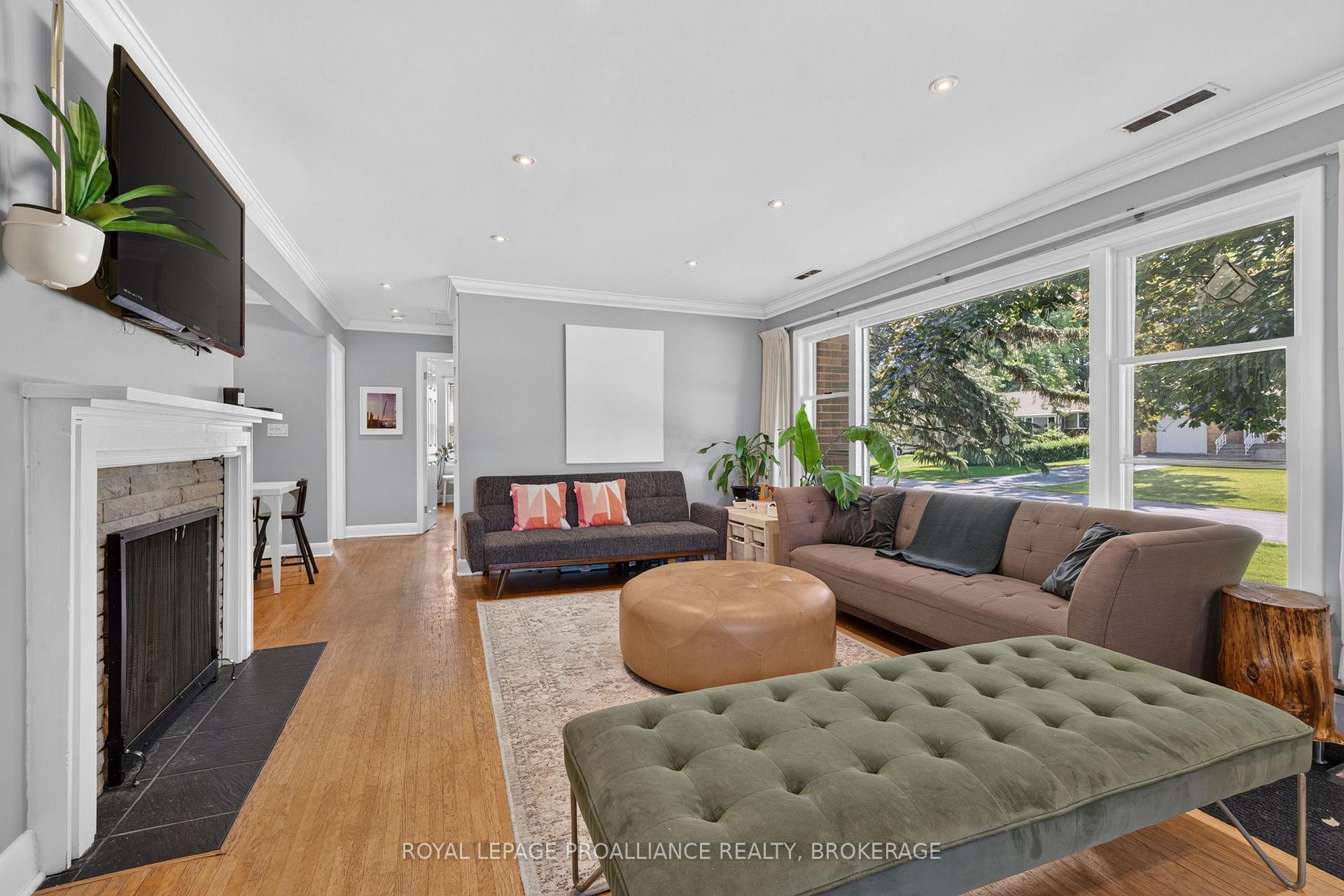 Photo 5 of 27 Elizabeth Avenue, Kingston, West of Sir John A. Blvd — HOMEH