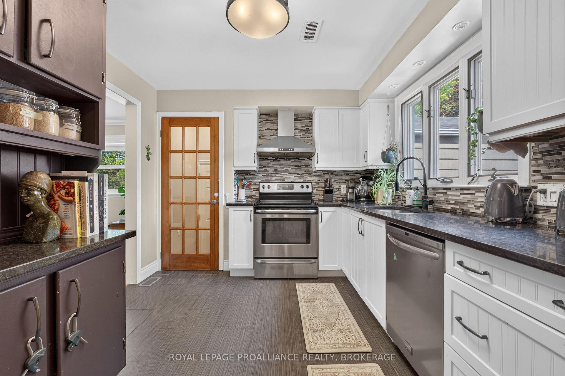 Photo 9 of 27 Elizabeth Avenue, Kingston, West of Sir John A. Blvd — HOMEH