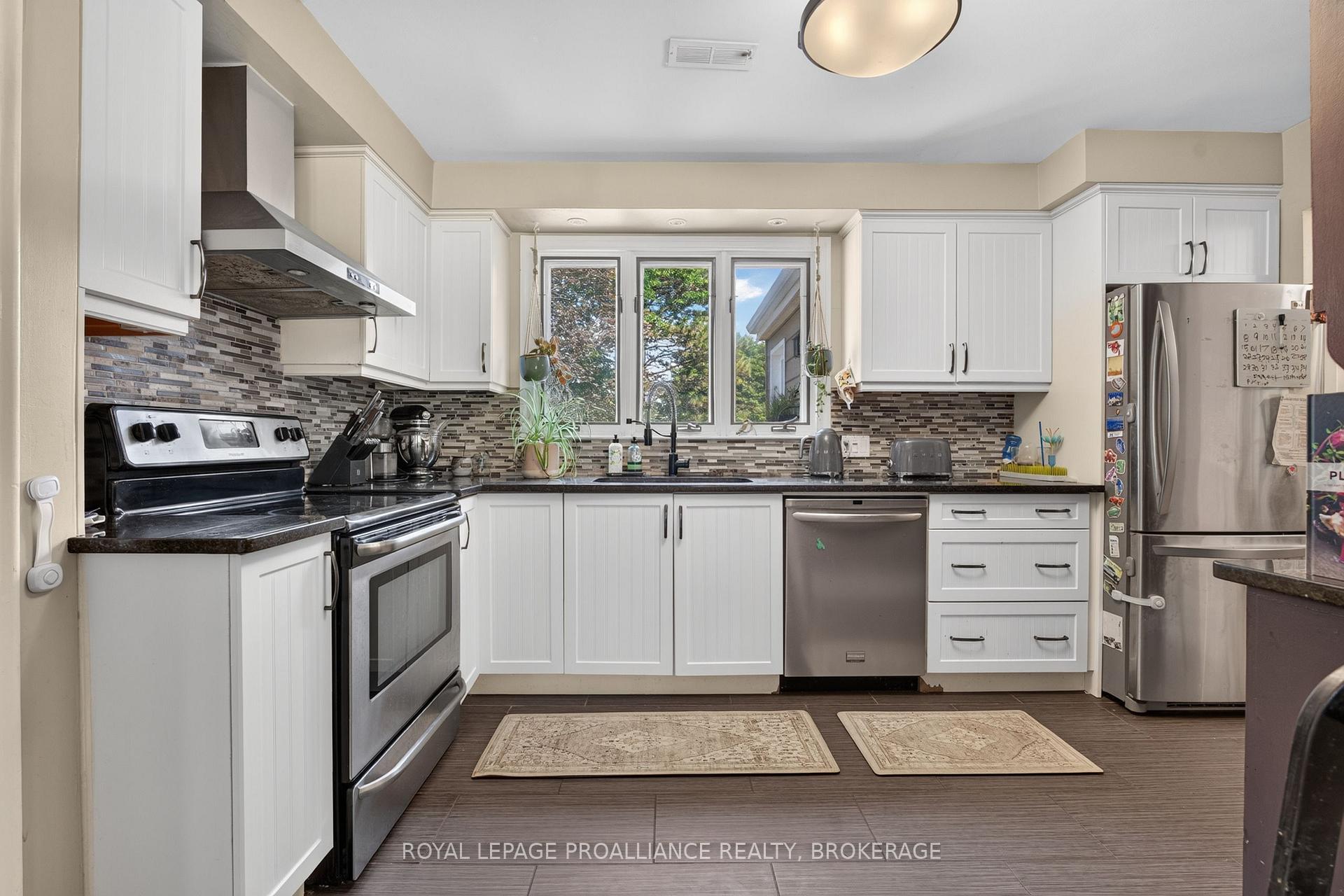 Photo 10 of 27 Elizabeth Avenue, Kingston, West of Sir John A. Blvd — HOMEH