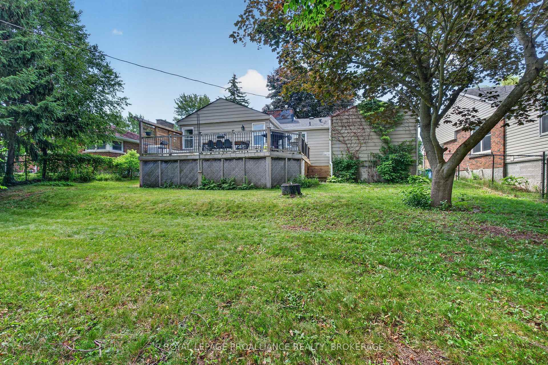 Photo 30 of 27 Elizabeth Avenue, Kingston, West of Sir John A. Blvd — HOMEH