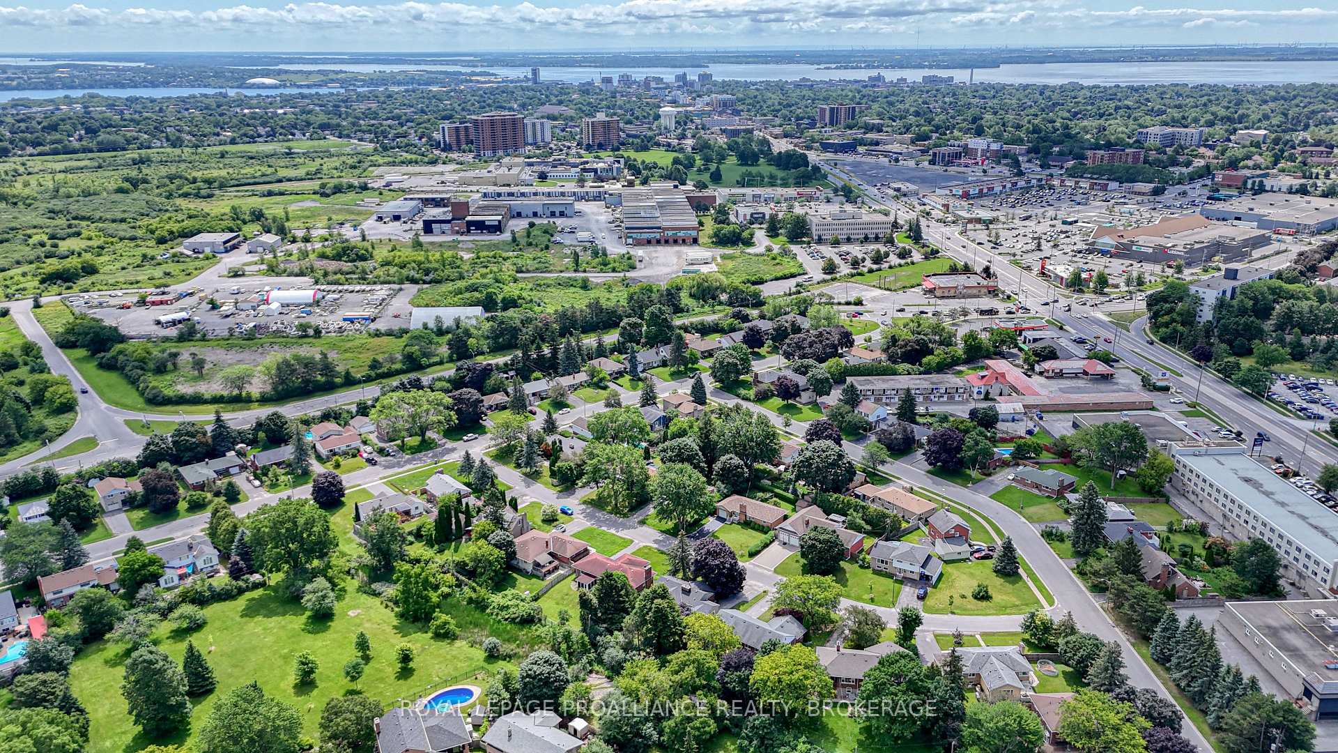 Photo 40 of 27 Elizabeth Avenue, Kingston, West of Sir John A. Blvd — HOMEH