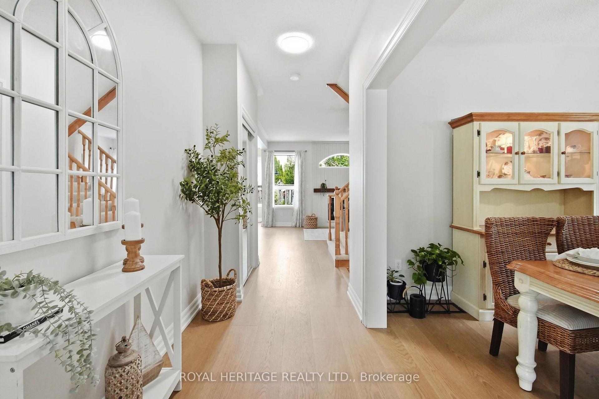 Photo 4 of 45 Melody Drive, Whitby, Brooklin — HOMEH