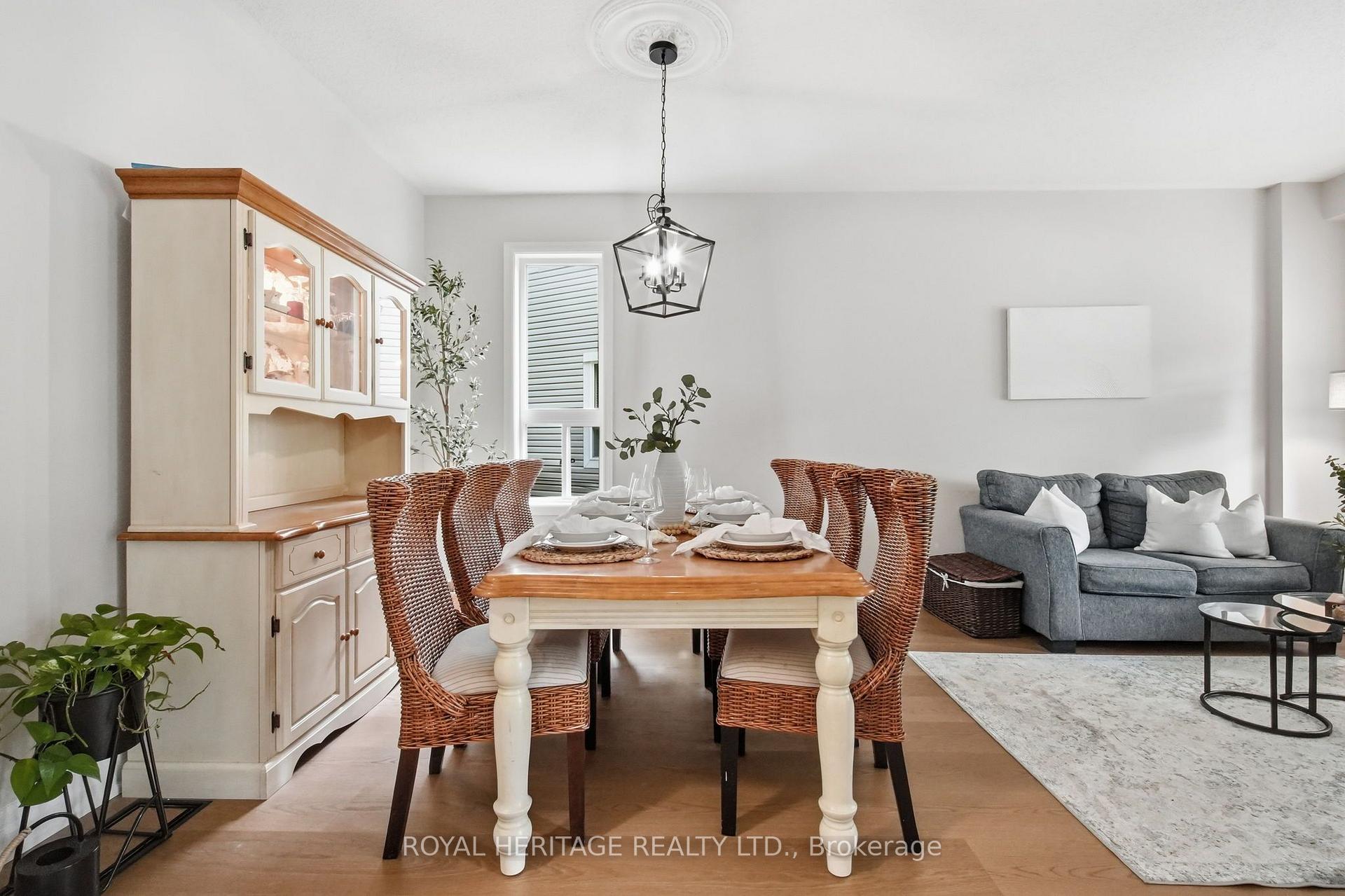 Photo 5 of 45 Melody Drive, Whitby, Brooklin — HOMEH