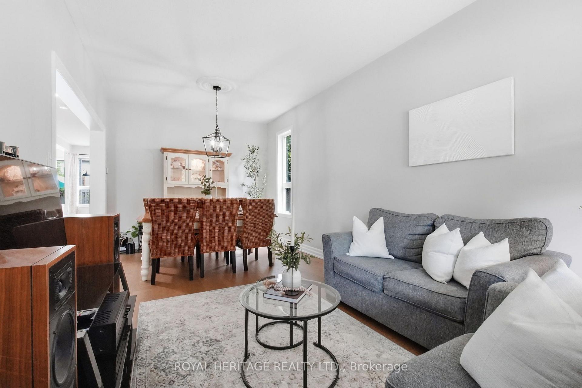 Photo 7 of 45 Melody Drive, Whitby, Brooklin — HOMEH