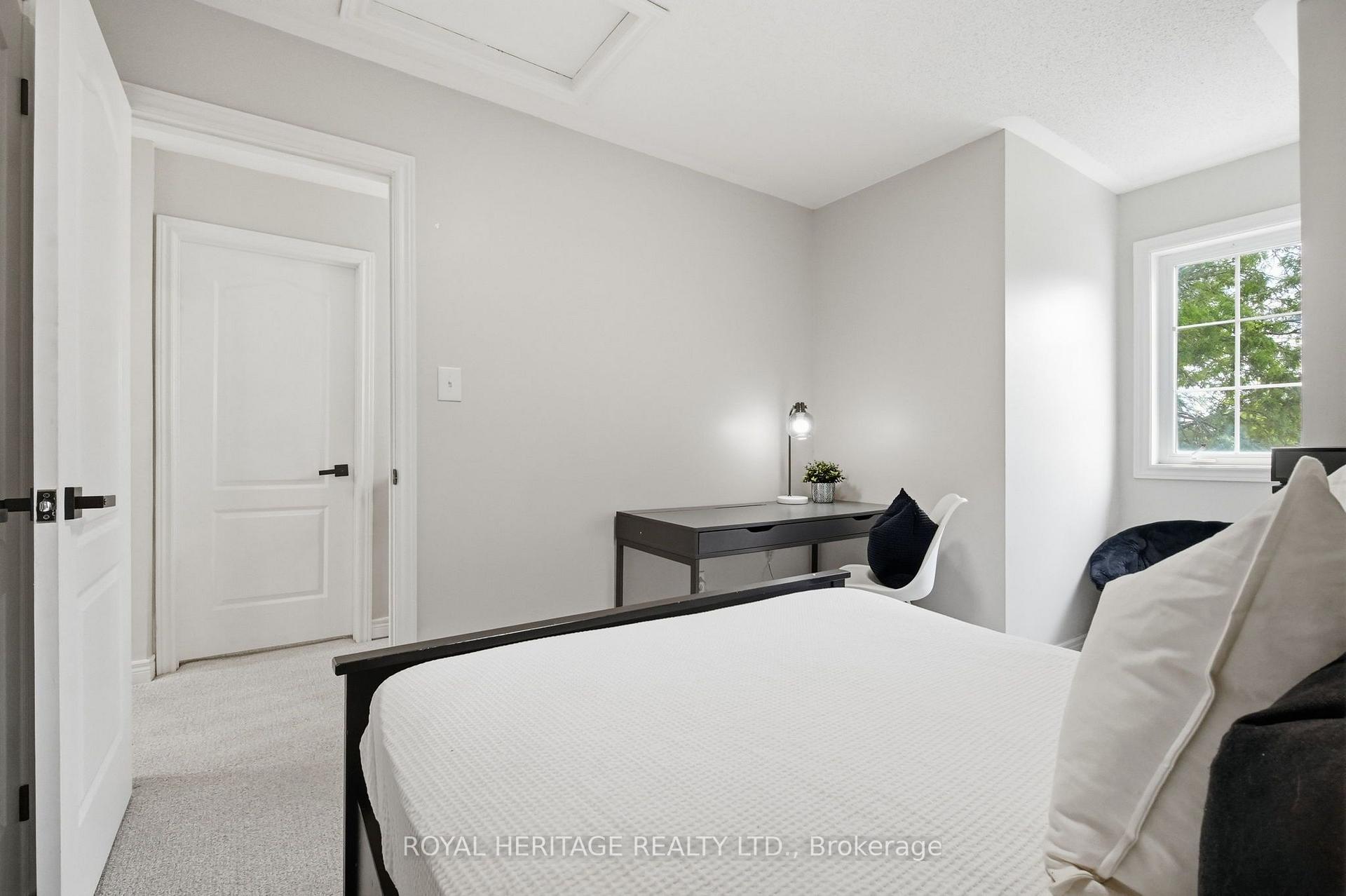 Photo 20 of 45 Melody Drive, Whitby, Brooklin — HOMEH