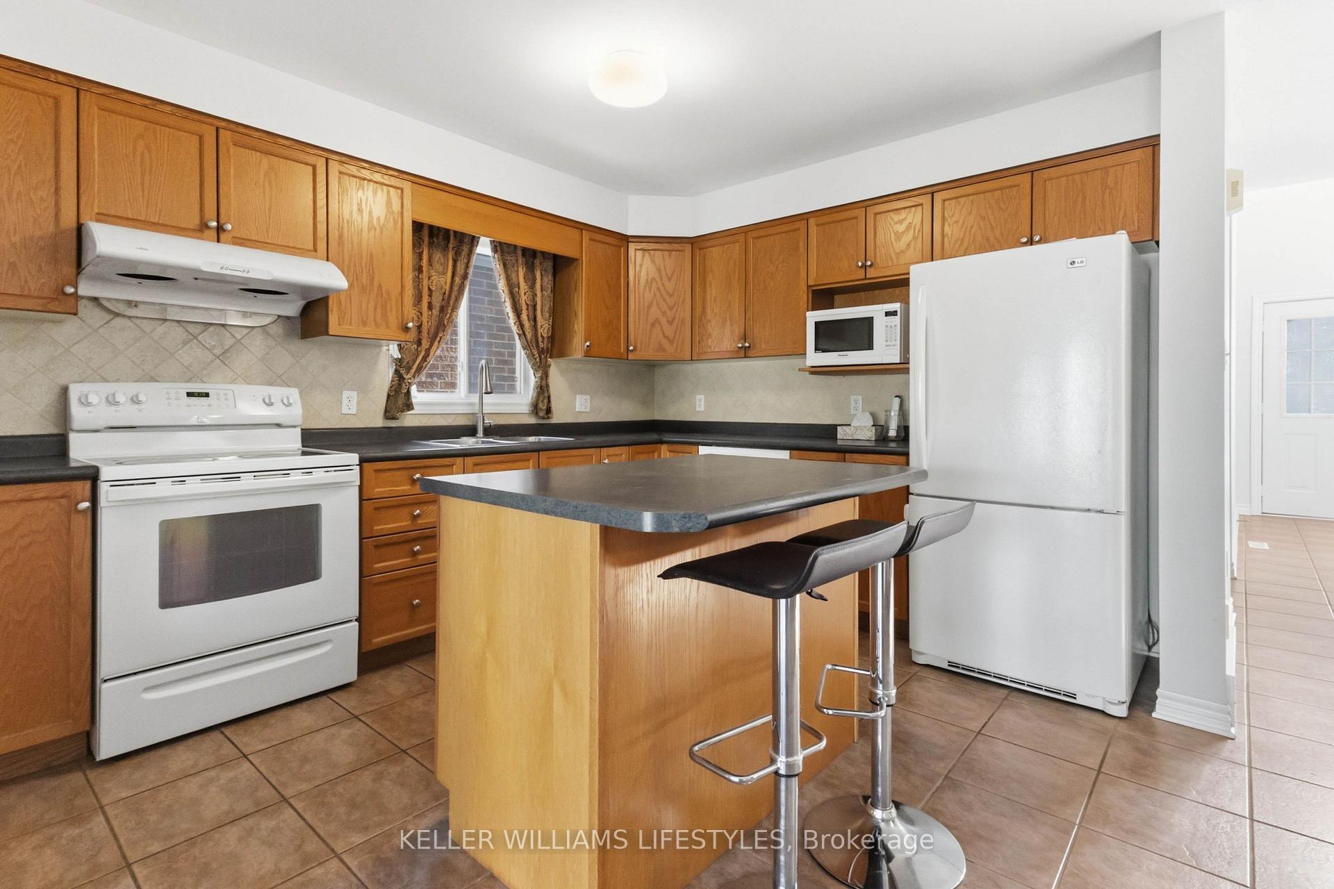 Photo 9 of 837 Capulet Lane, London, North M — HOMEH