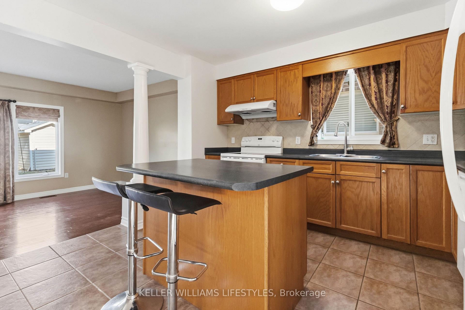 Photo 10 of 837 Capulet Lane, London, North M — HOMEH