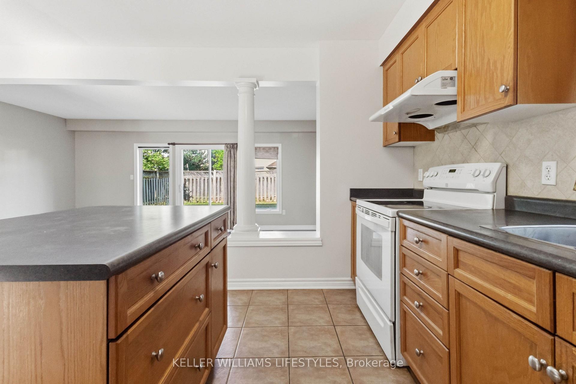 Photo 12 of 837 Capulet Lane, London, North M — HOMEH