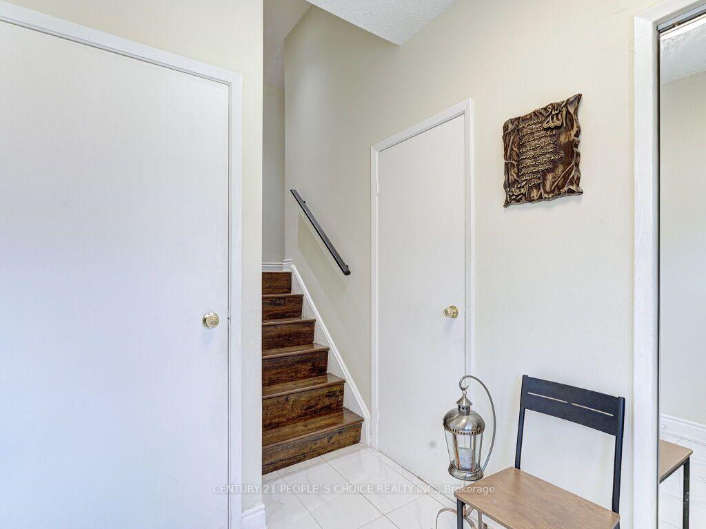 Photo 5 of Unit 13, 85 Albright Road, Hamilton, Vincent — HOMEH