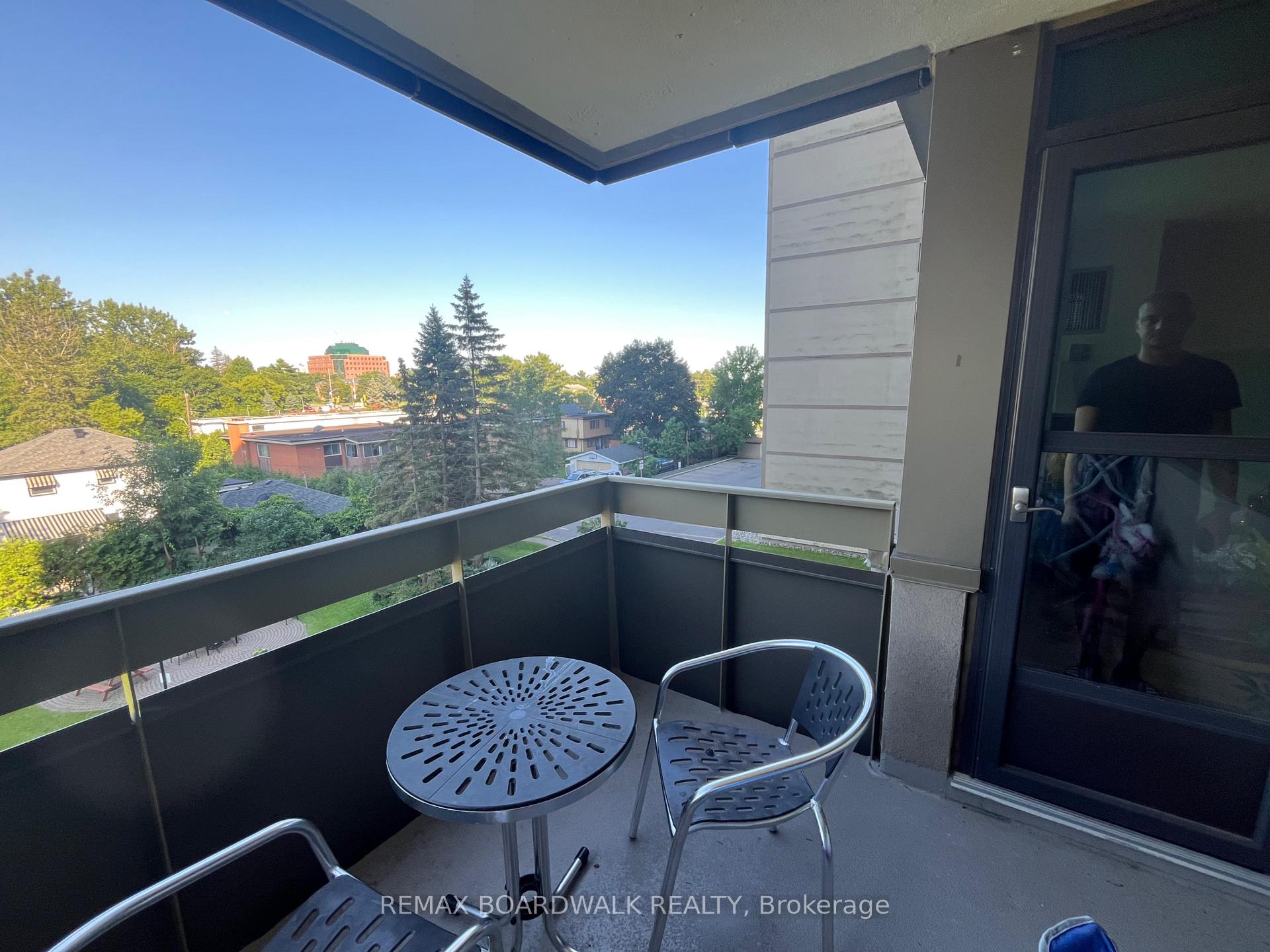 Photo 14 of Unit 407, 555 Brittany Drive, Ottawa, Viscount Alexander Park — HOMEH