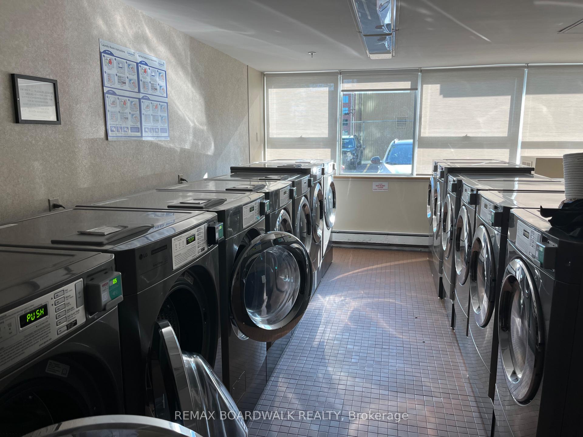 Photo 20 of Unit 407, 555 Brittany Drive, Ottawa, Viscount Alexander Park — HOMEH