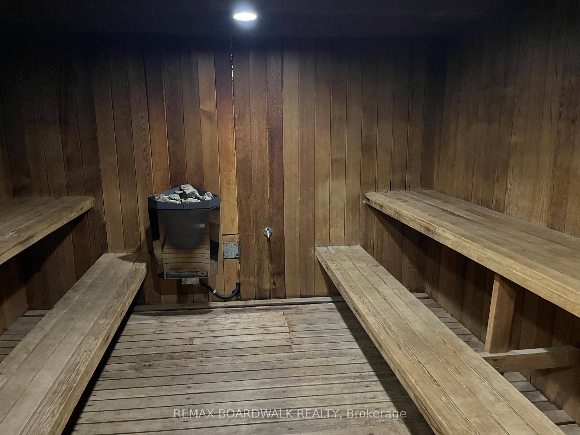 Photo 23 of Unit 407, 555 Brittany Drive, Ottawa, Viscount Alexander Park — HOMEH