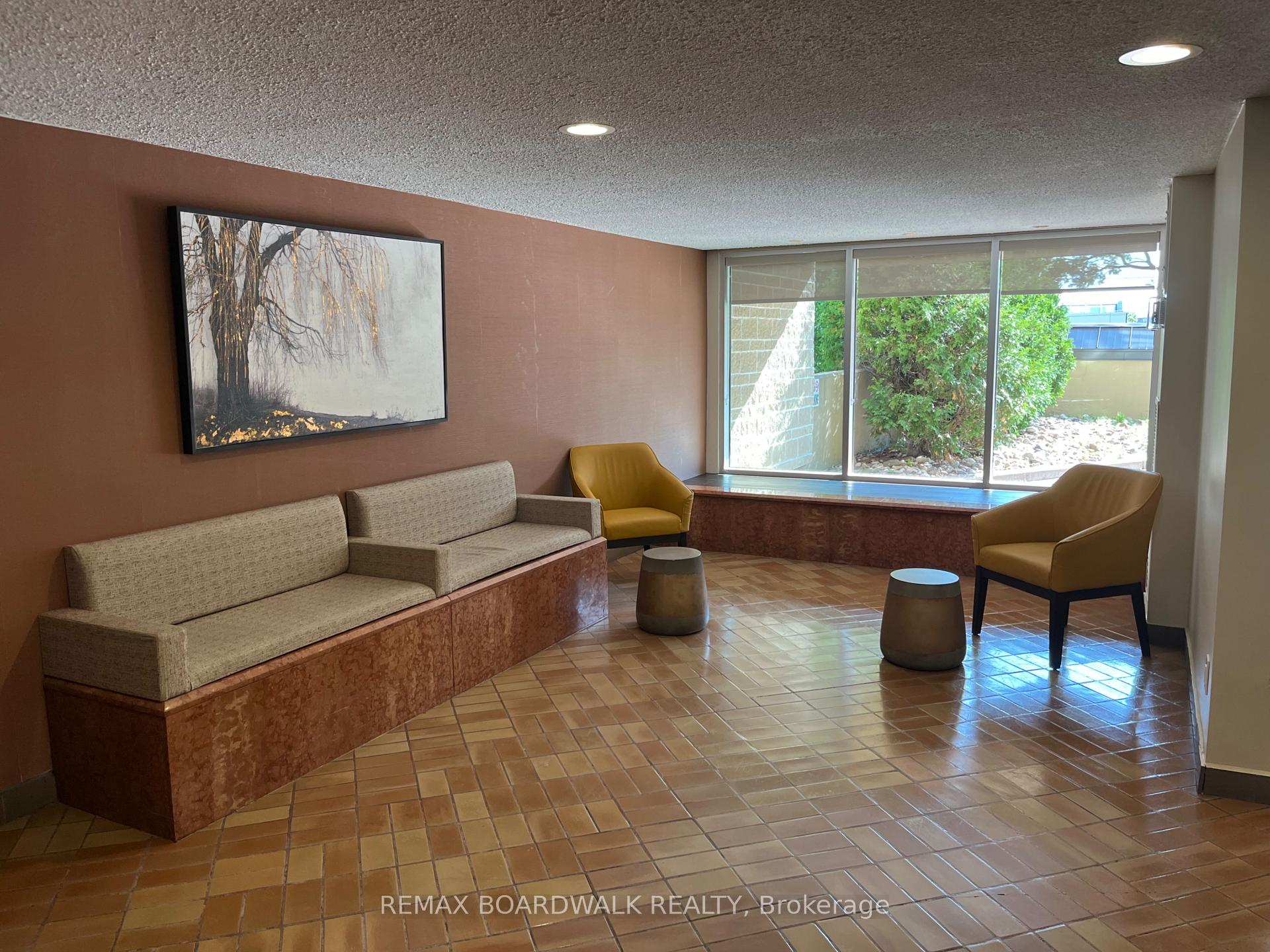 Photo 26 of Unit 407, 555 Brittany Drive, Ottawa, Viscount Alexander Park — HOMEH