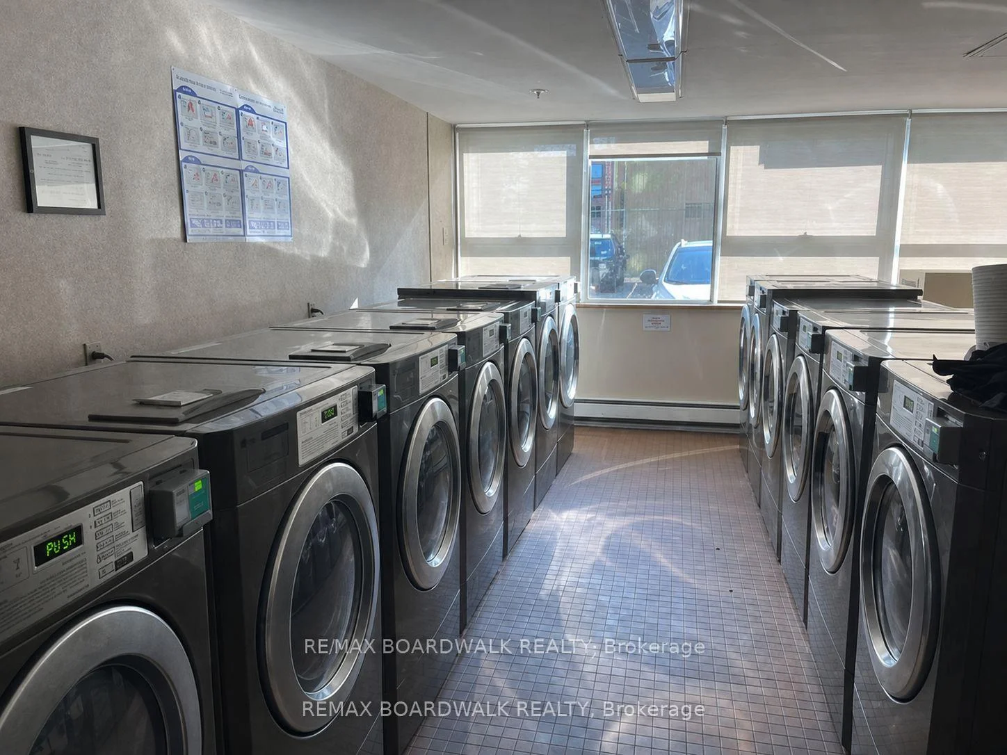 Photo 28 of Unit 407, 555 Brittany Drive, Ottawa, Viscount Alexander Park — HOMEH