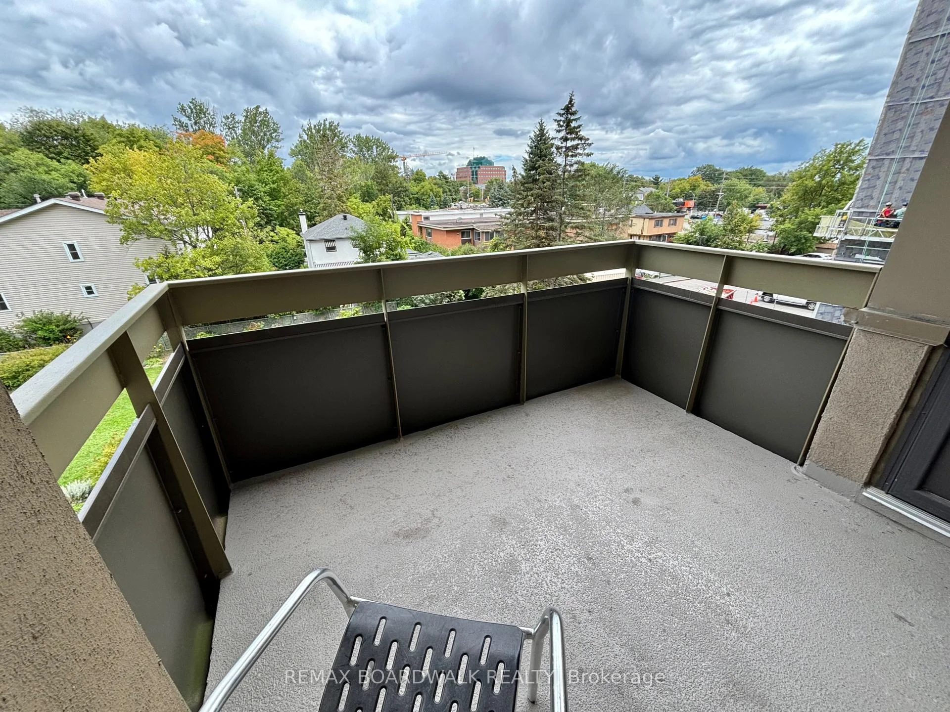 Photo 31 of Unit 407, 555 Brittany Drive, Ottawa, Viscount Alexander Park — HOMEH