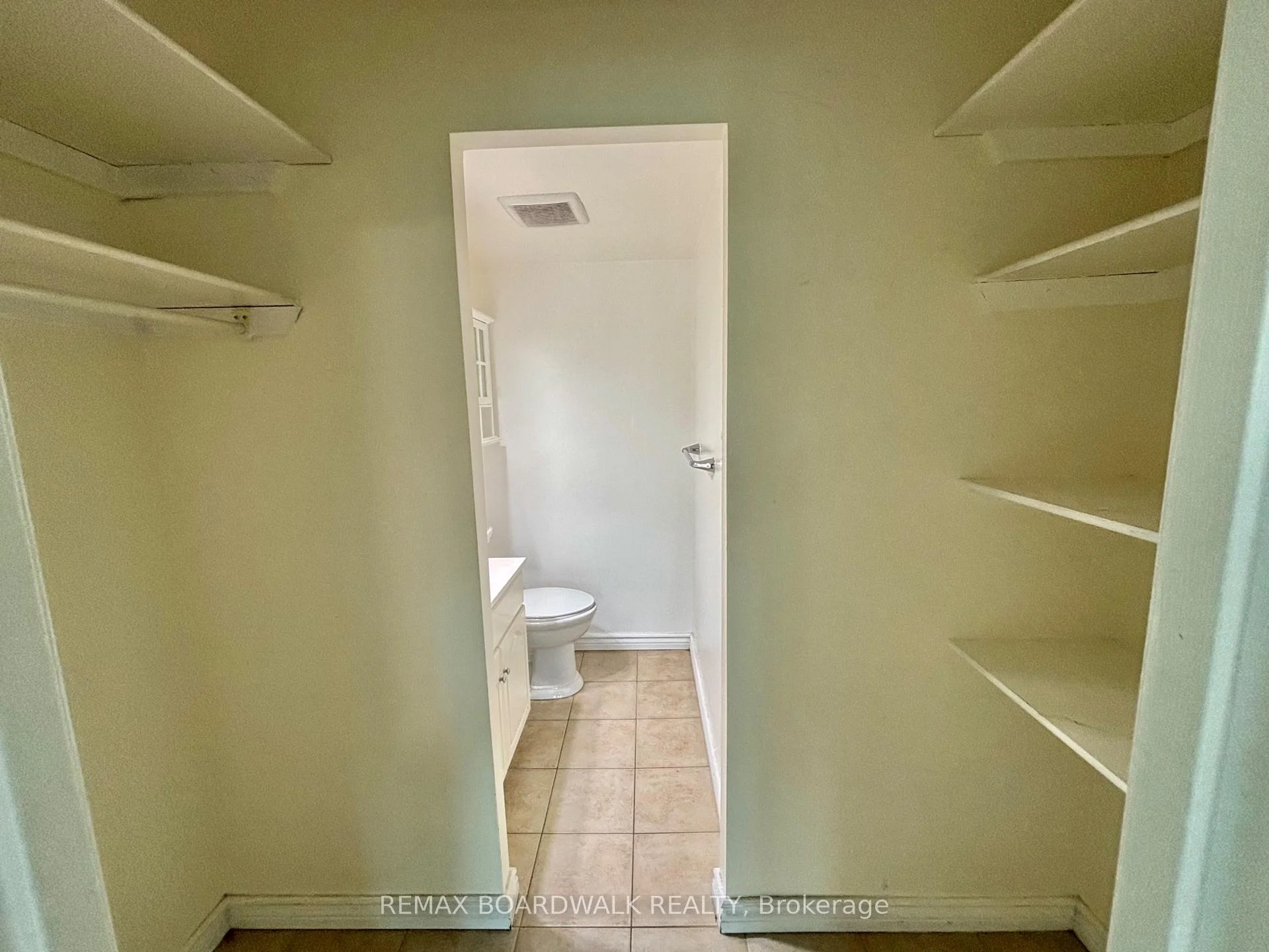 Photo 35 of Unit 407, 555 Brittany Drive, Ottawa, Viscount Alexander Park — HOMEH