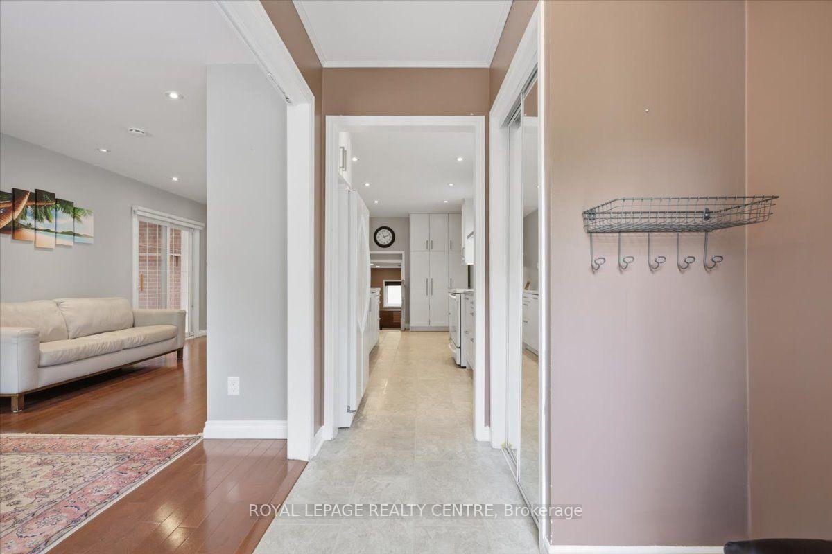 Photo 4 of 2555 Windjammer Road, Mississauga, Erin Mills — HOMEH